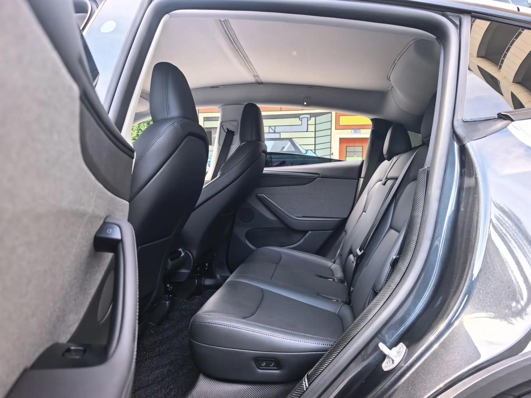 Tesla 2025 Model Y Rear-Wheel Drive Automatic 6
