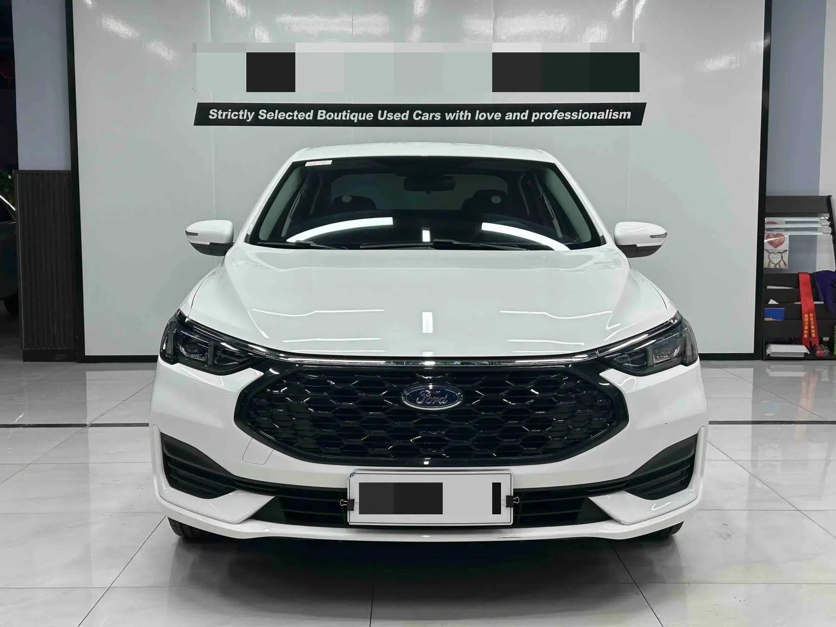 Escort 2021 1.5L Automatic Diamond Edition 2