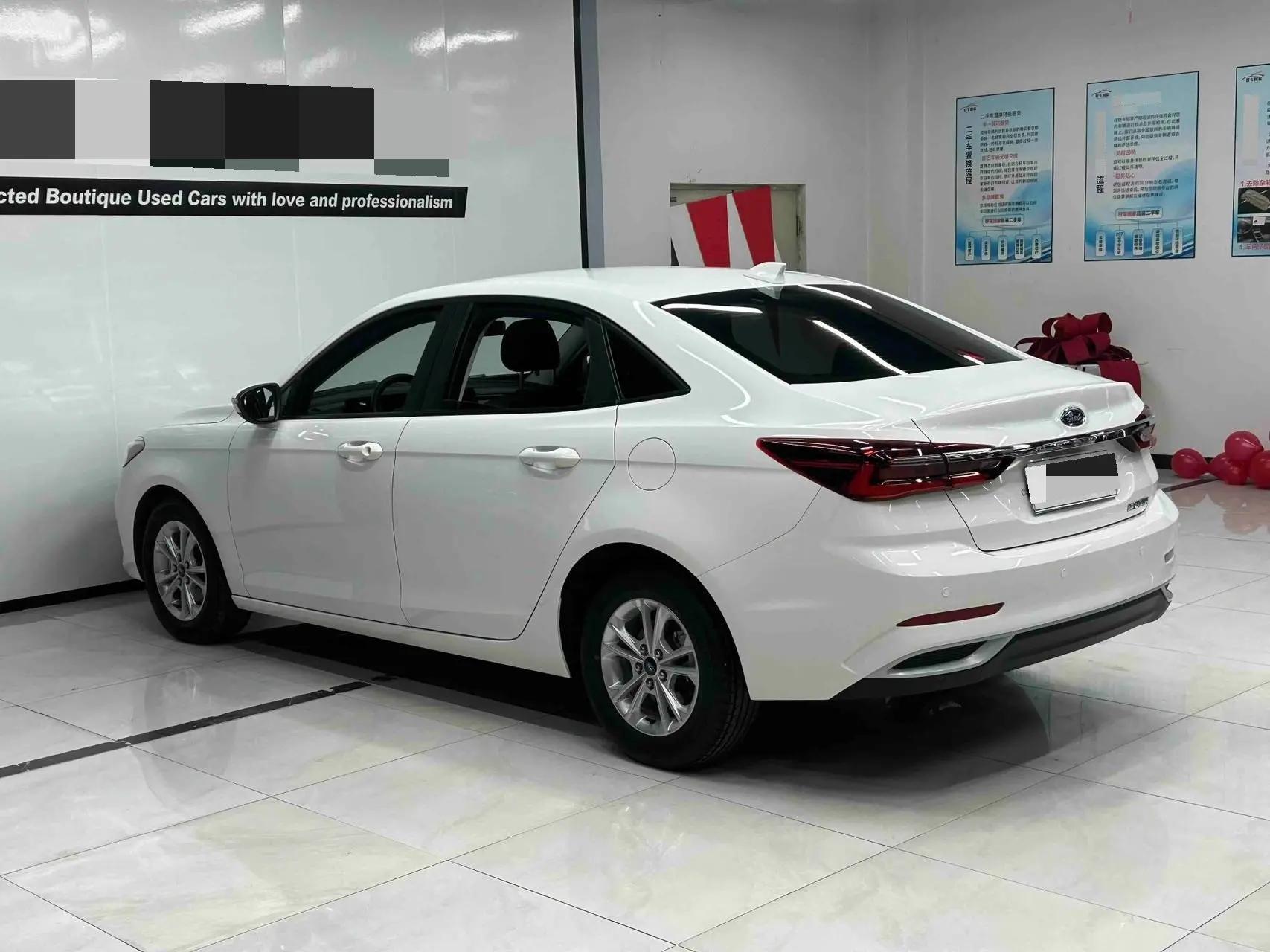 Escort 2021 1.5L Automatic Diamond Edition 7