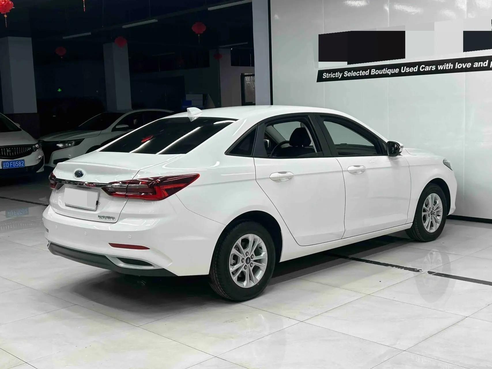 Escort 2021 1.5L Automatic Diamond Edition 9