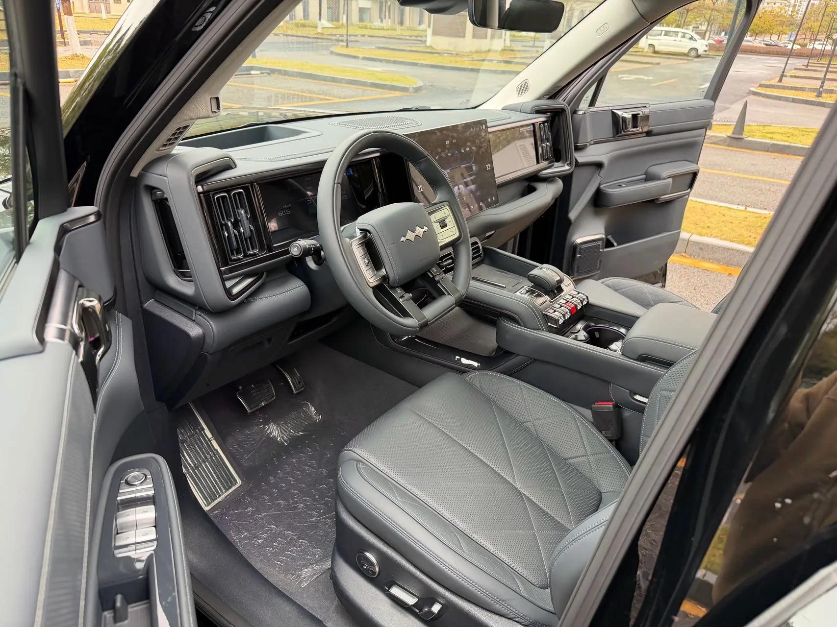 FangChengBao 2025 Leopard 5 1.5T CVT TianShen Intelligent Driving Ultra Edition Automatic 5