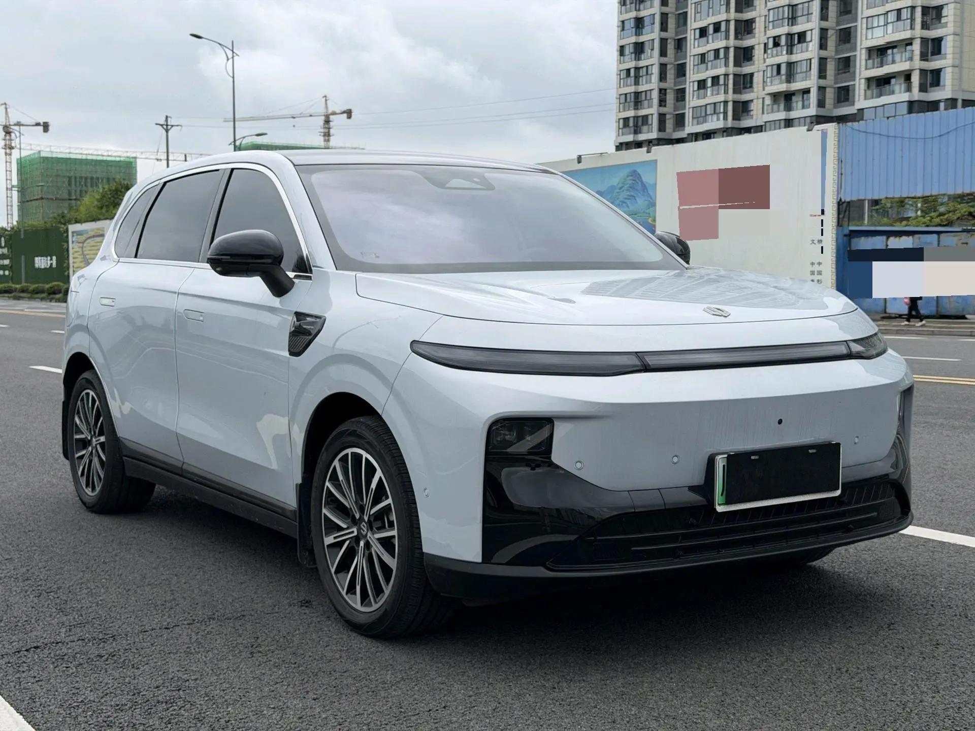 零跑 B10 2025款 510悦享版 自动挡 2