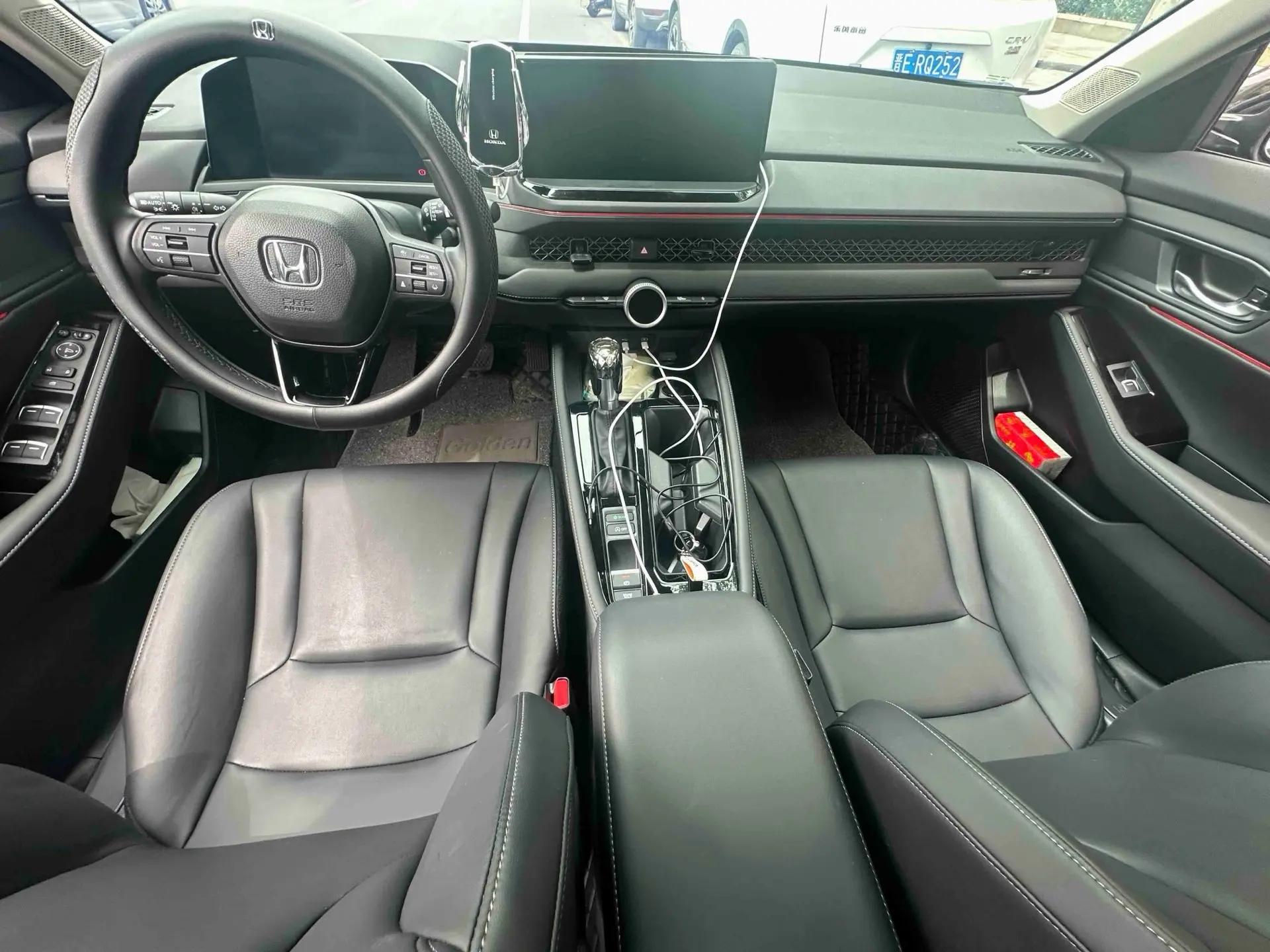 Honda 2025 11th Generation Accord 1.5T CVT 260TURBO Luxury Edition Automatic 9