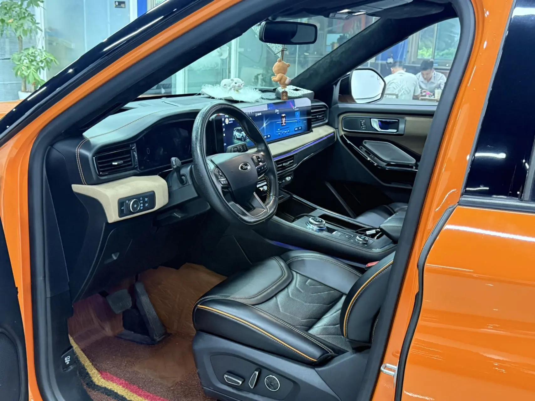 Ford 2023 Explorer 2.3T EcoBoost 285 Kunlun Peak Edition 7-seat Automatic 3