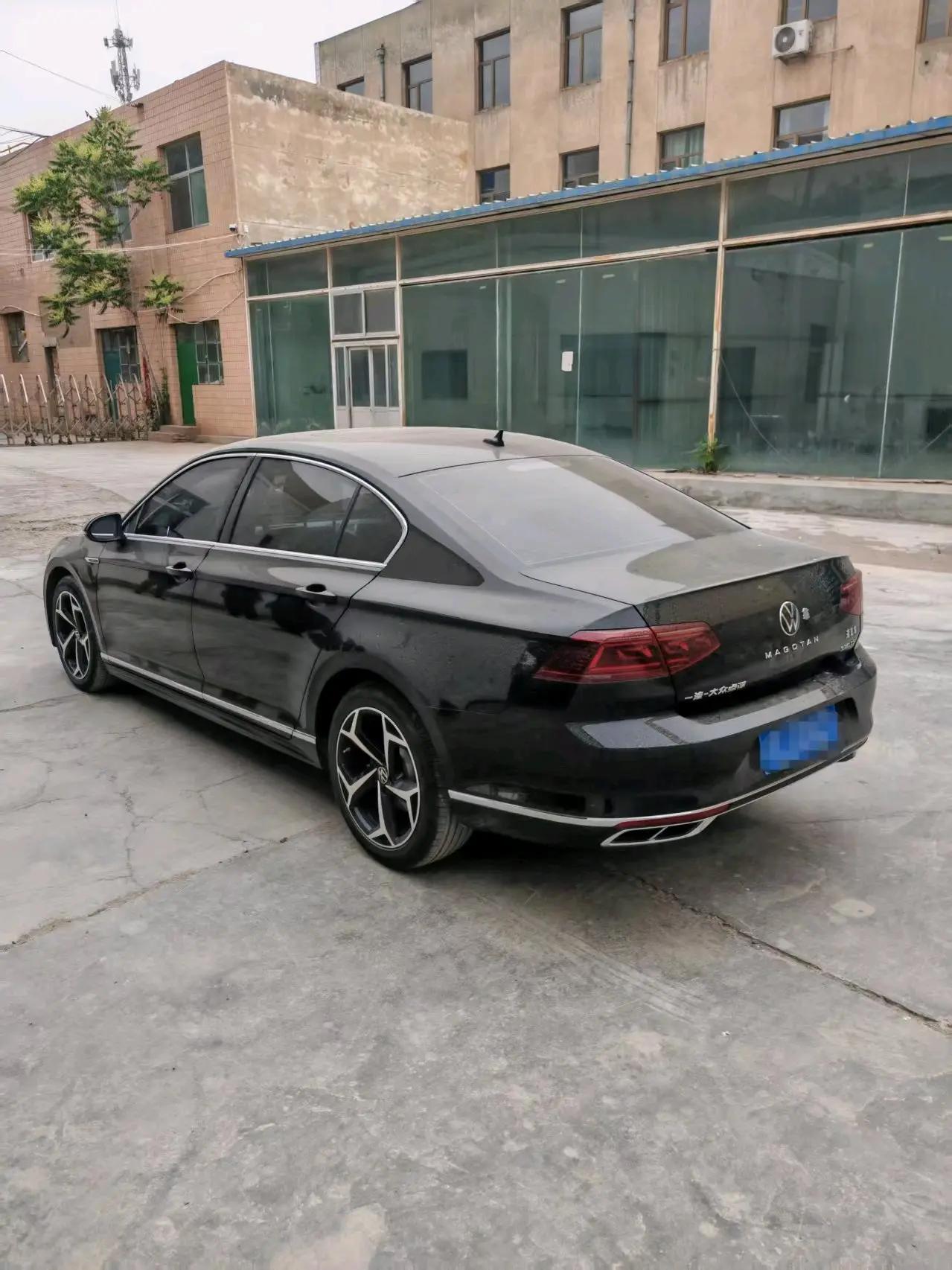 Magotan 2022 330TSI DSG Basic 6