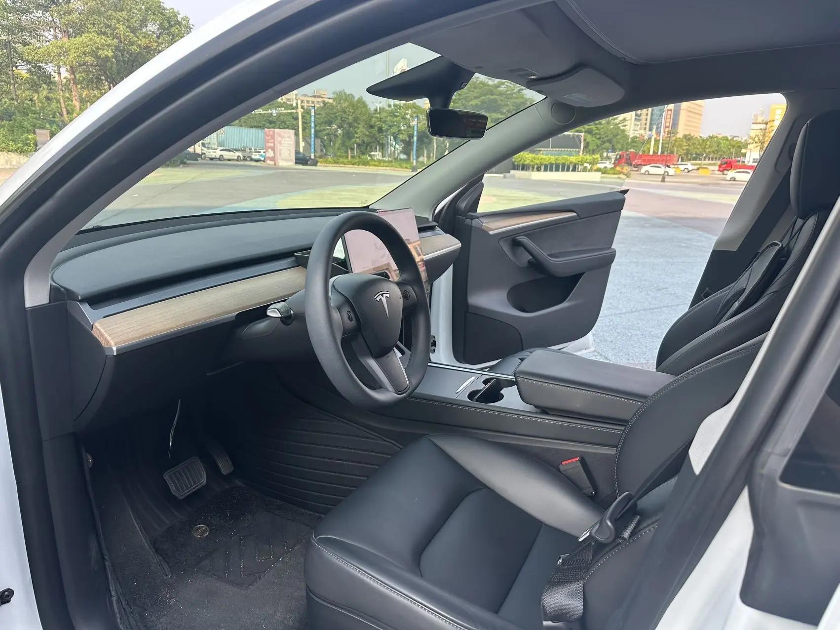 Model Y 2023 long-range all-wheel drive 4
