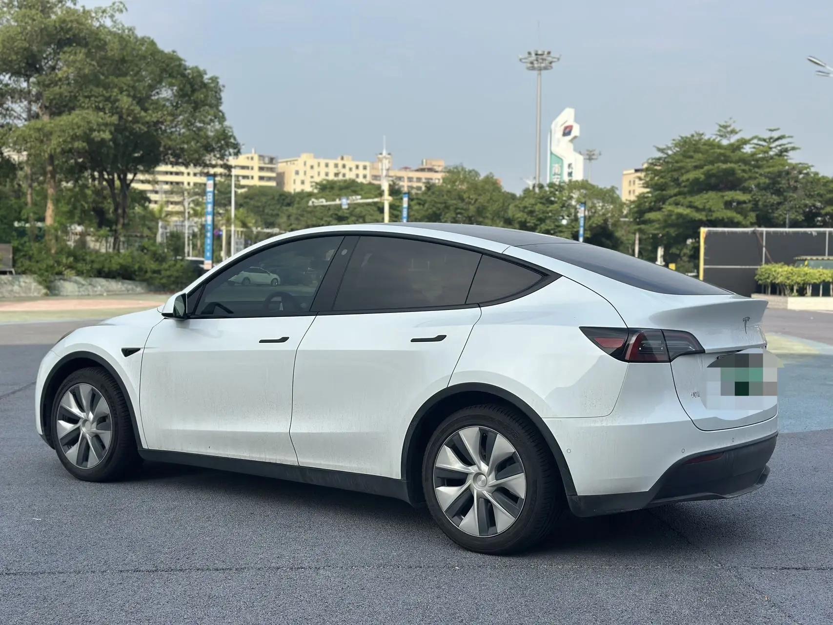 Model Y 2023 long-range all-wheel drive 7