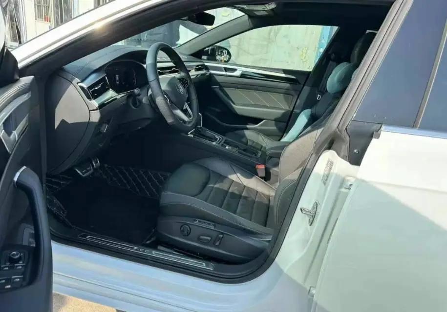 Volkswagen 2024 CC 2.0TSI 380TSI Brilliant Edition Automatic 3