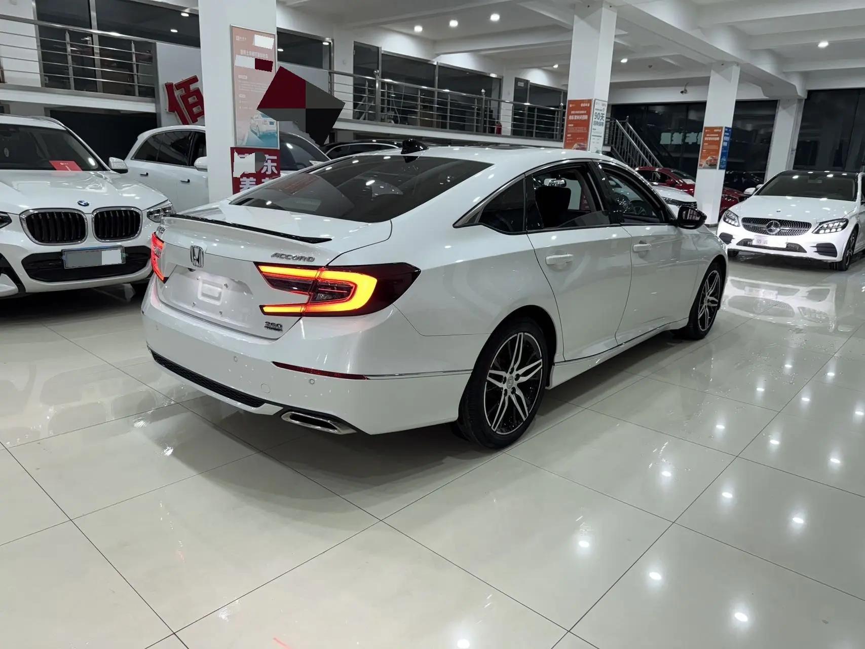 Accord 2022 260TURBO Magic Night Premium Edition 3