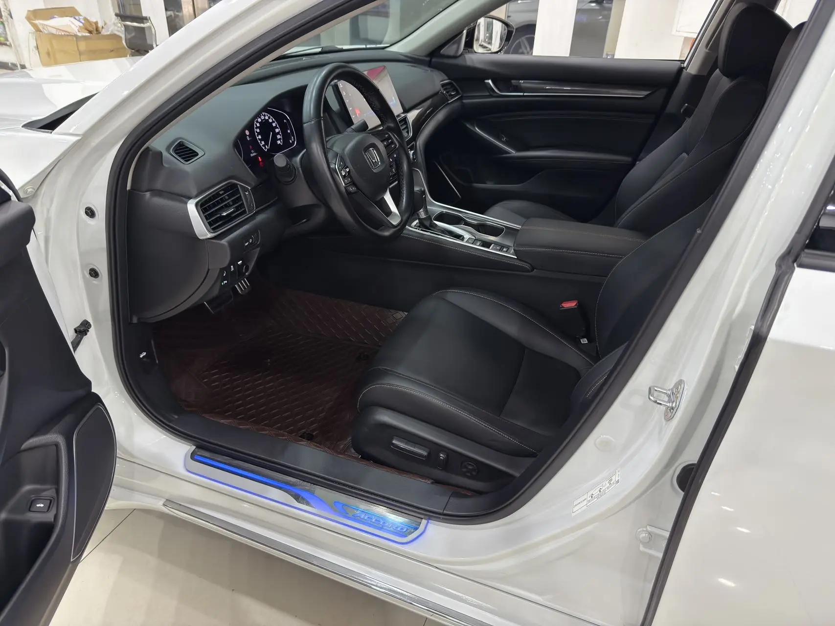 Accord 2022 260TURBO Magic Night Premium Edition 5