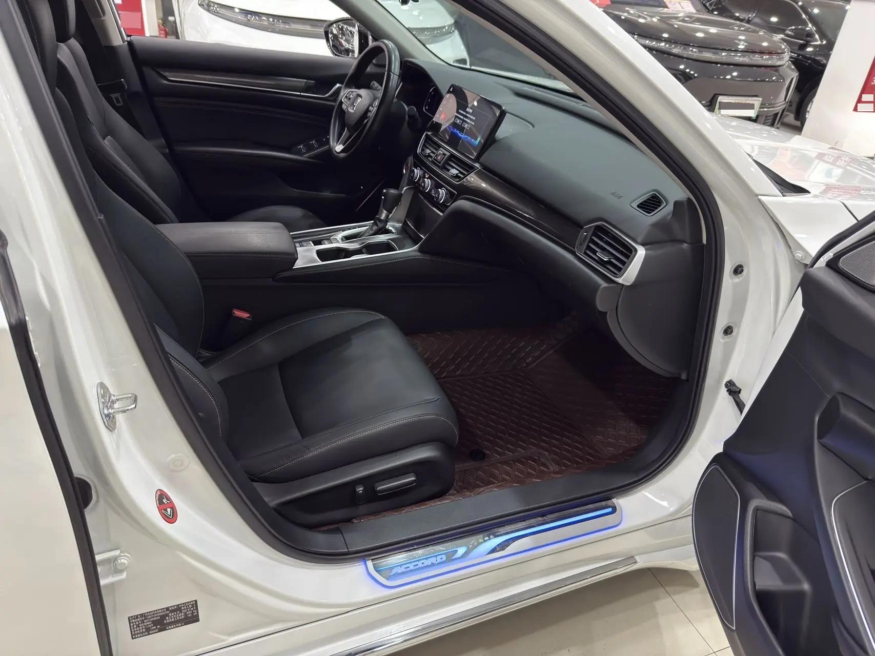 Accord 2022 260TURBO Magic Night Premium Edition 7