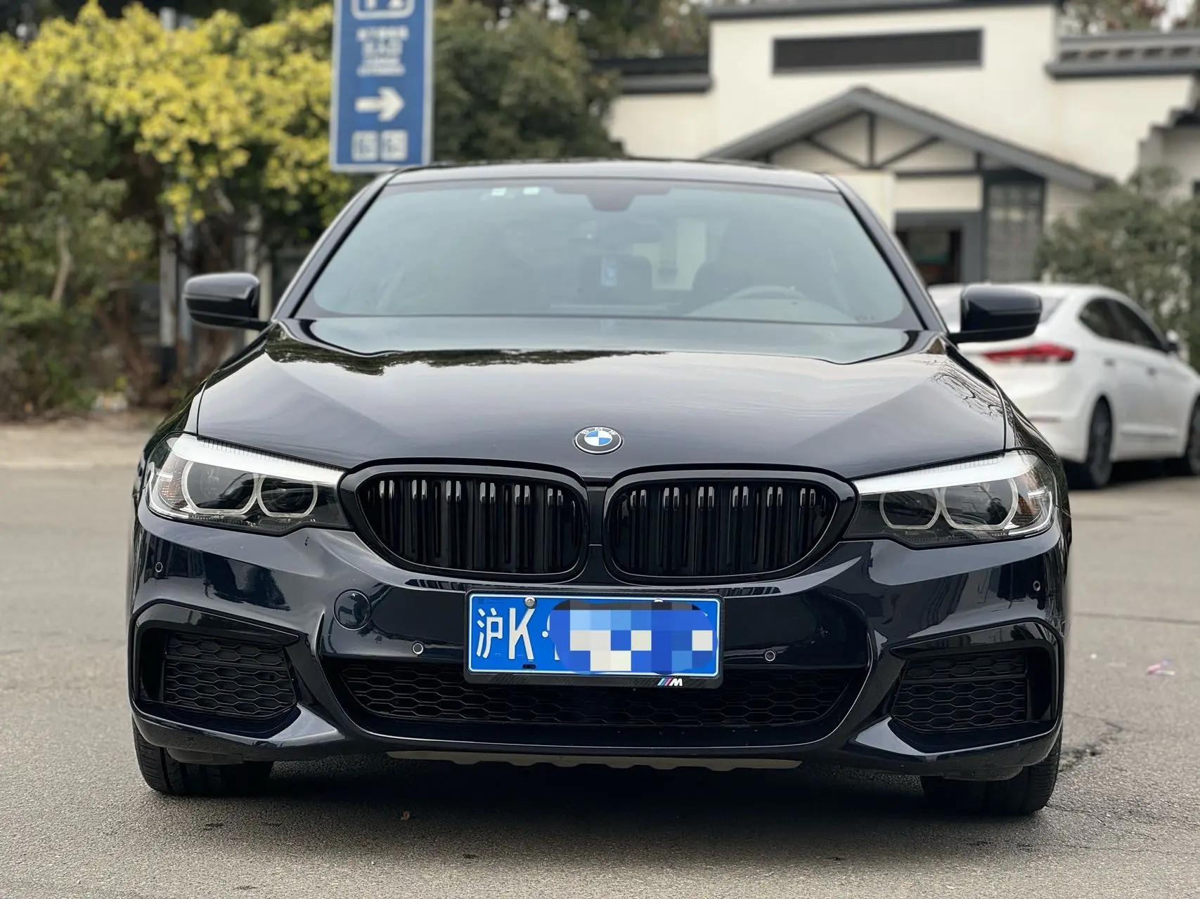 BMW 5 Series 2020 525Li M Sports Suit 2