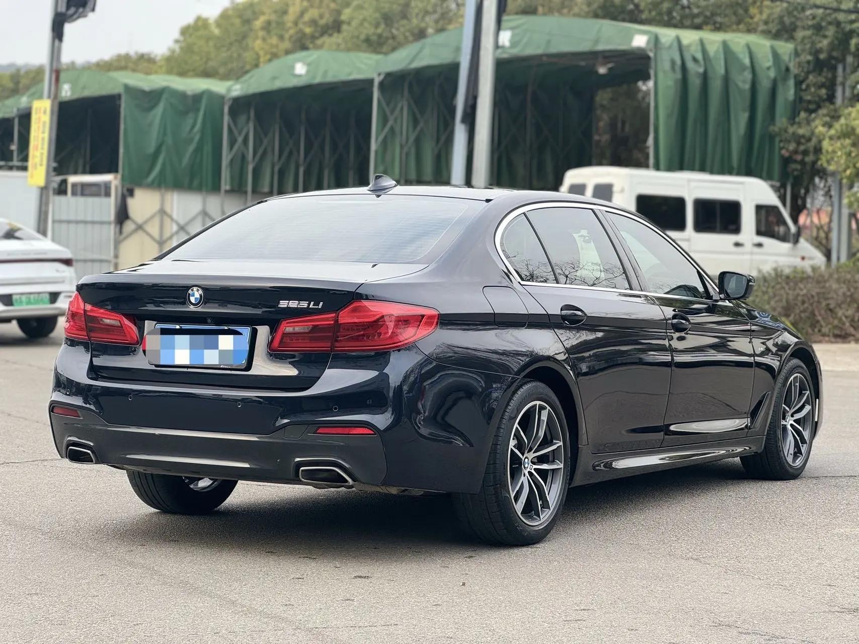 BMW 5 Series 2020 525Li M Sports Suit 4