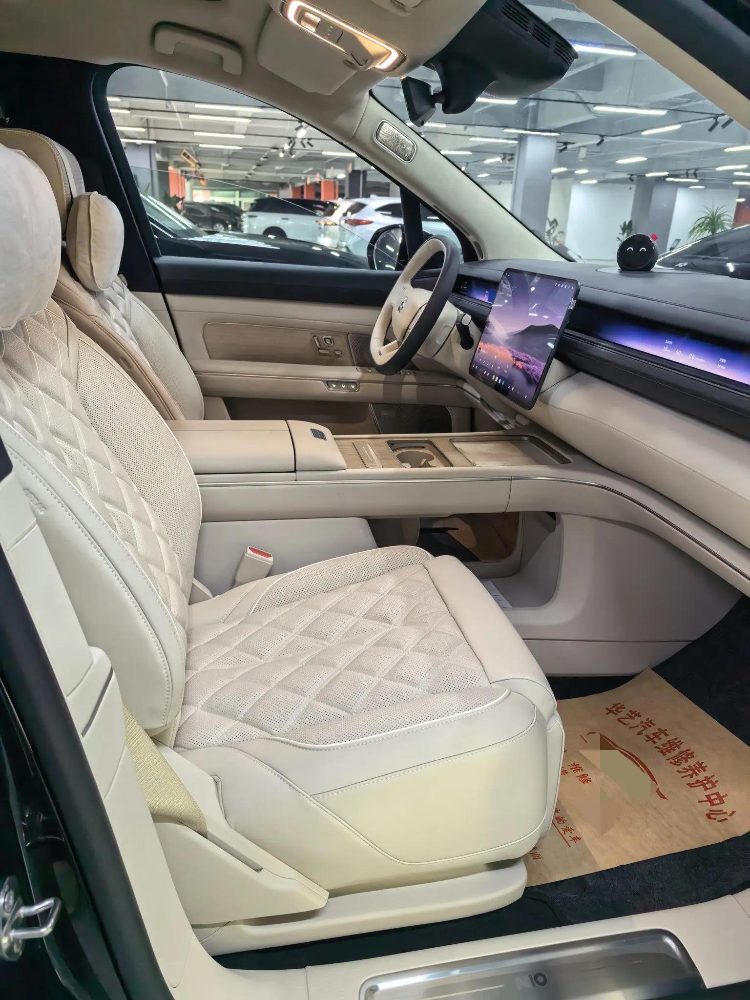 NIO 2026 ES8 6-Seater Executive Luxury Edition Automatic 3