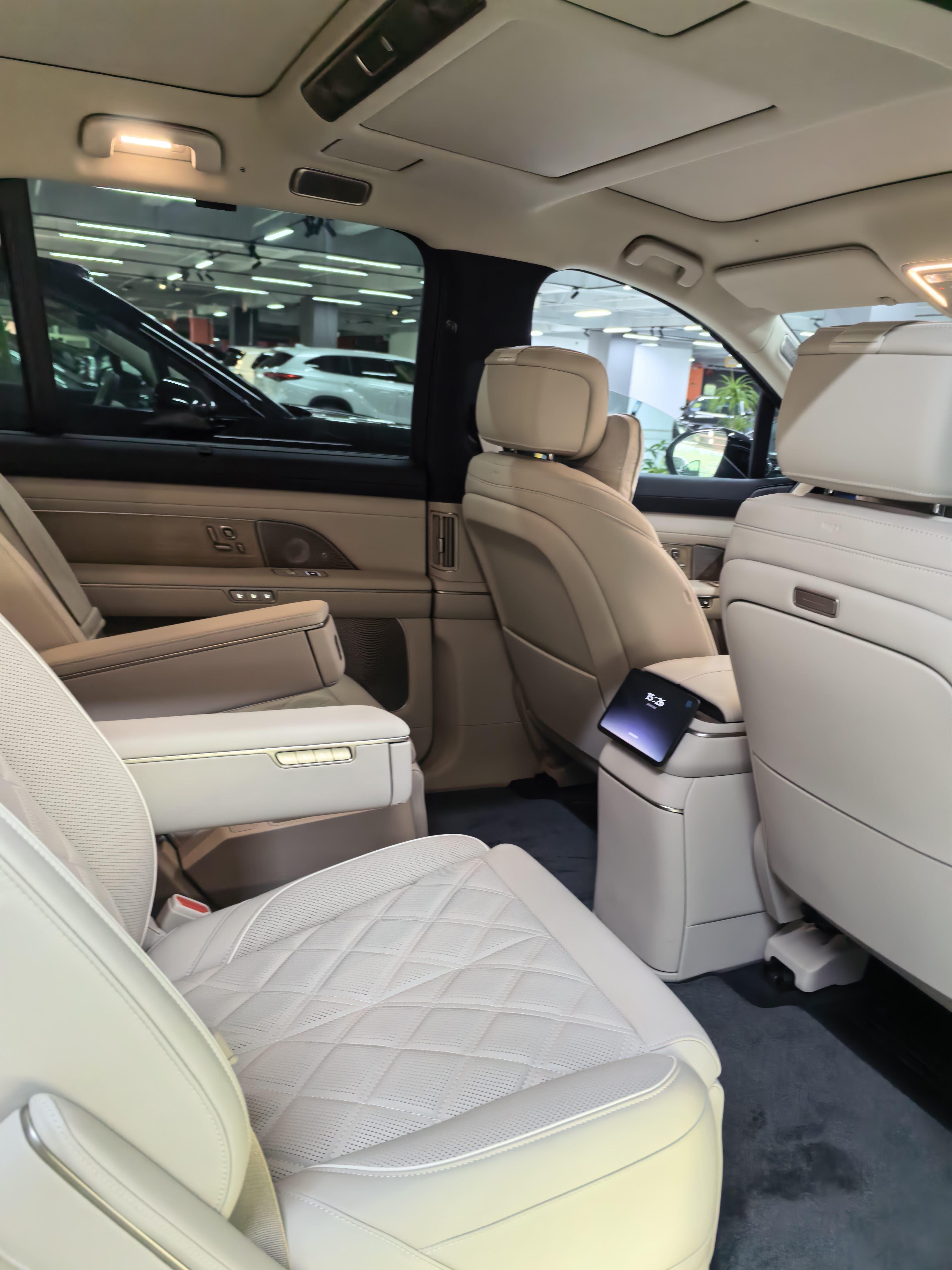 NIO 2026 ES8 6-Seater Executive Luxury Edition Automatic 4