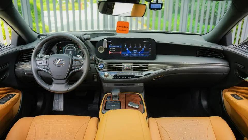 Lexus LS 2021 500h Excellent Edition 5