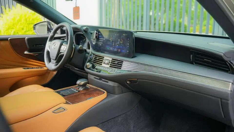 Lexus LS 2021 500h Excellent Edition 6