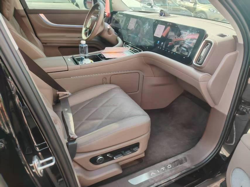 AITO 2025 Model AITO M9 Range-Extended Ultra Version 52kWh 6-Seater Automatic 5