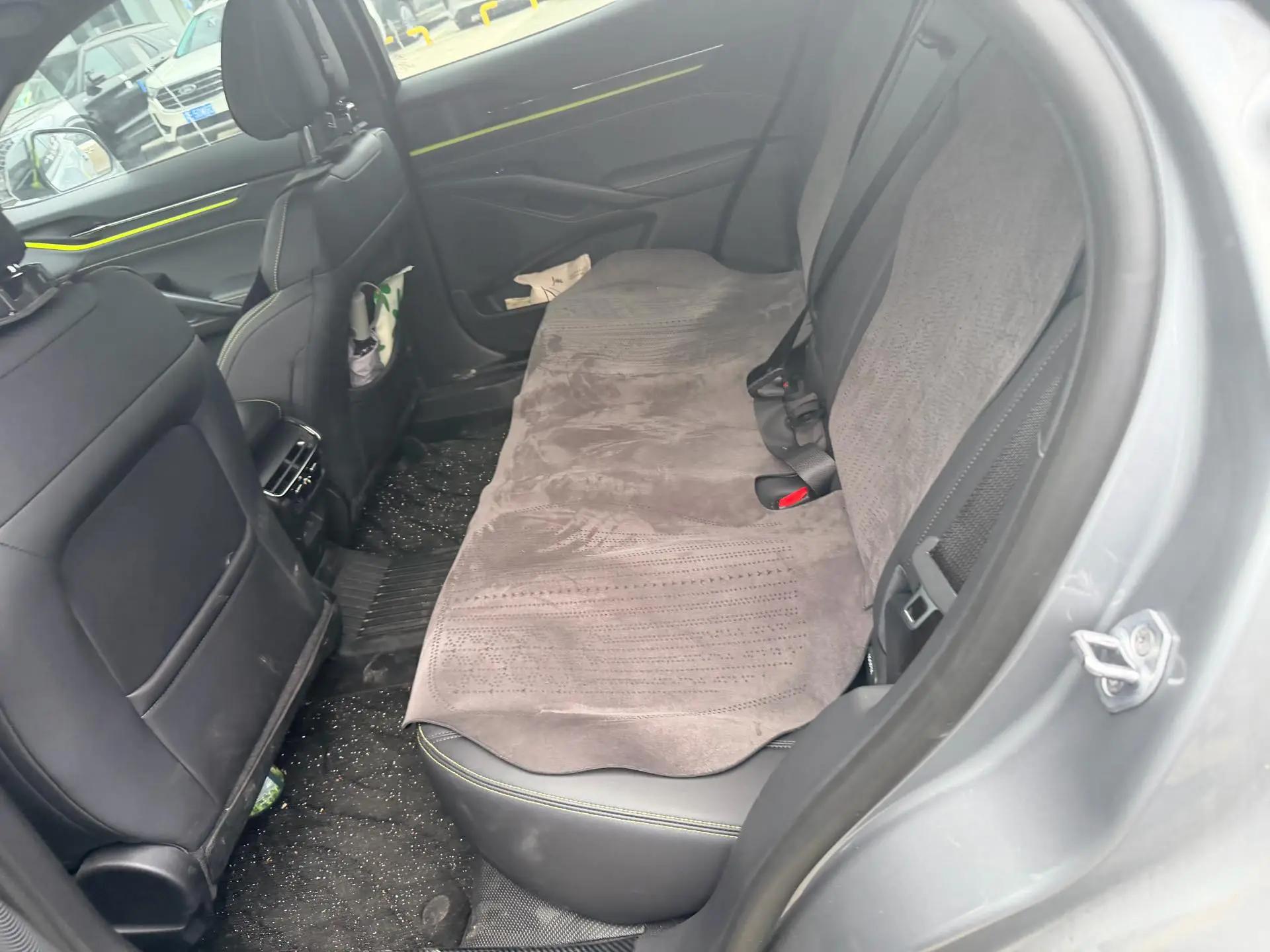 福特 2025款 蒙迪欧 HYBRID 2.0T 无级 EcoBoost 运动版 自动挡 5