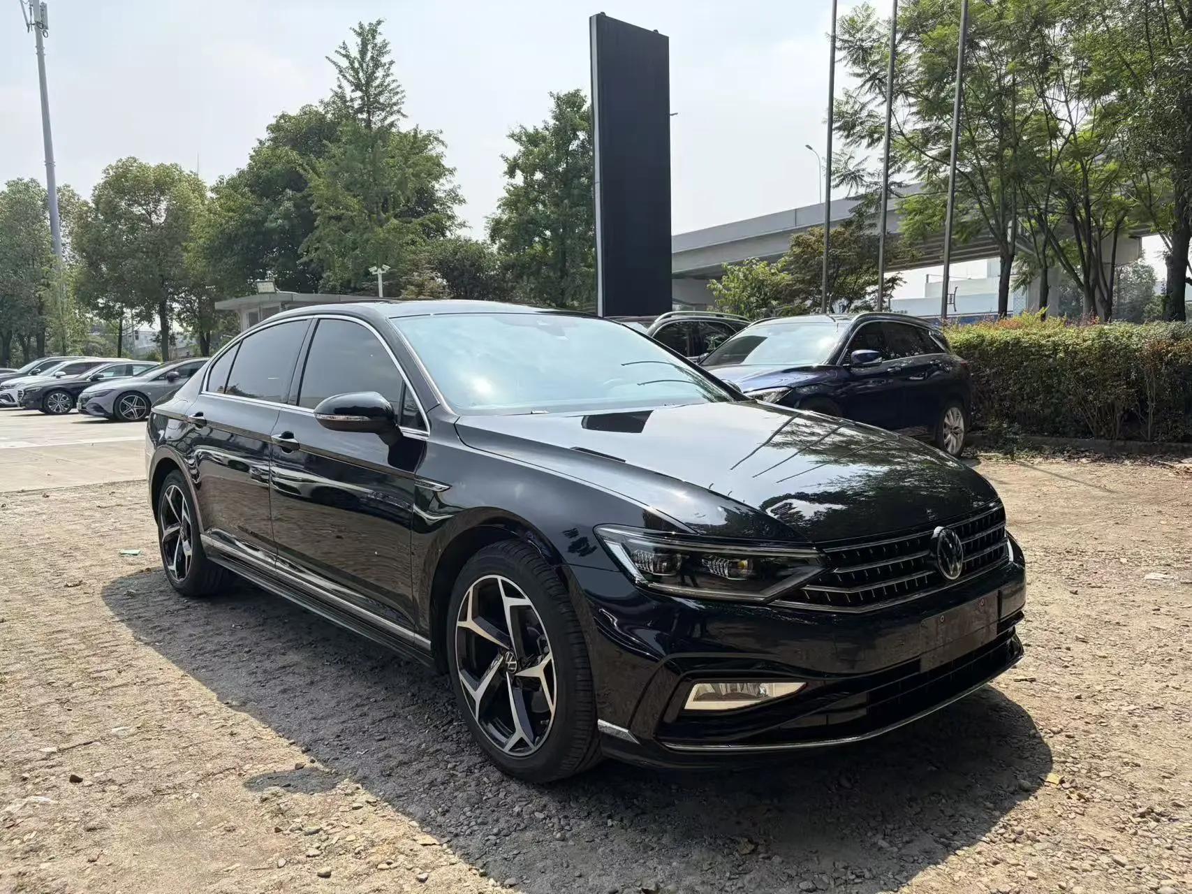 Magotan 2022 330TSI DSG Basic 2
