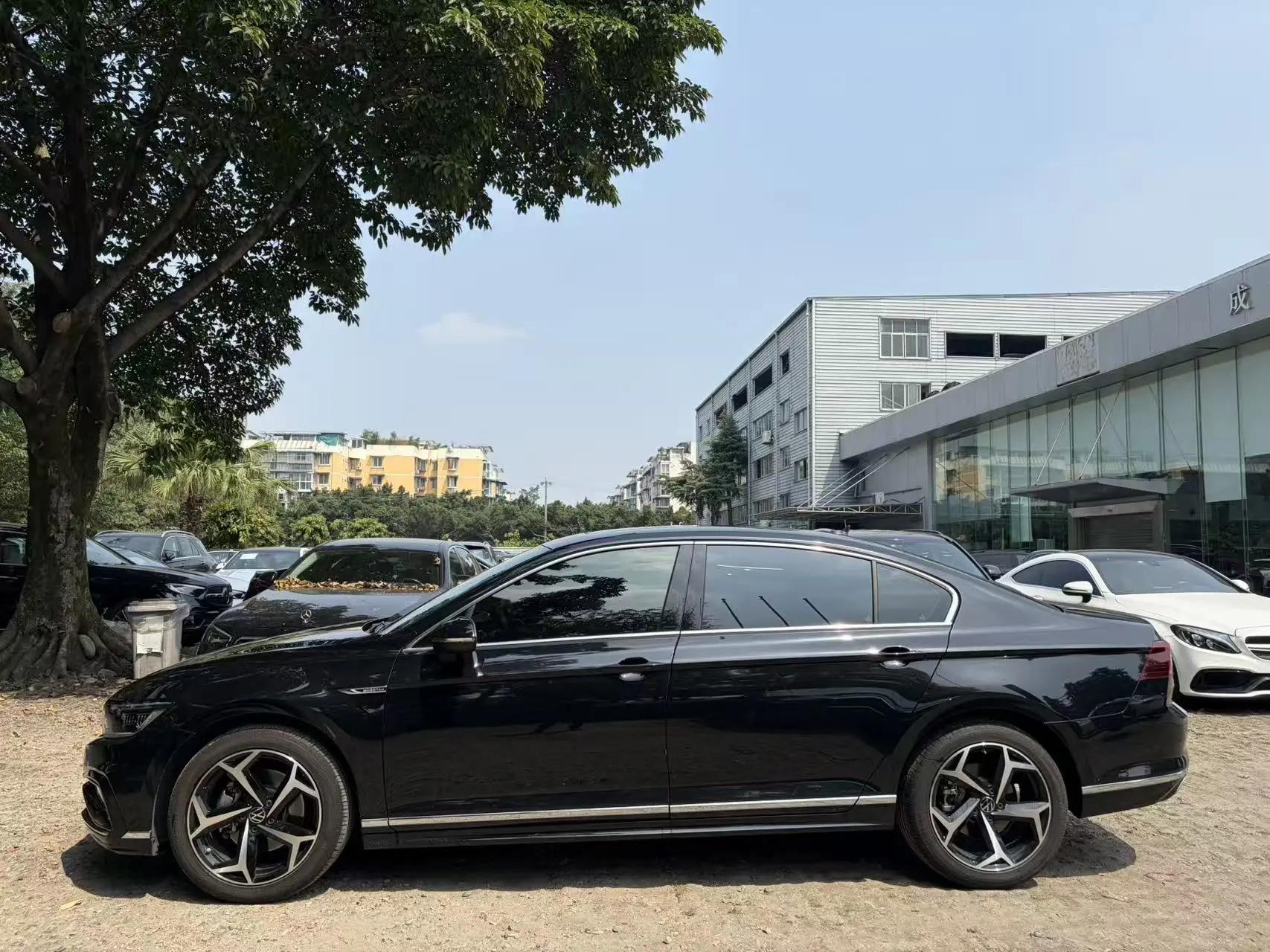 Magotan 2022 330TSI DSG Basic 4