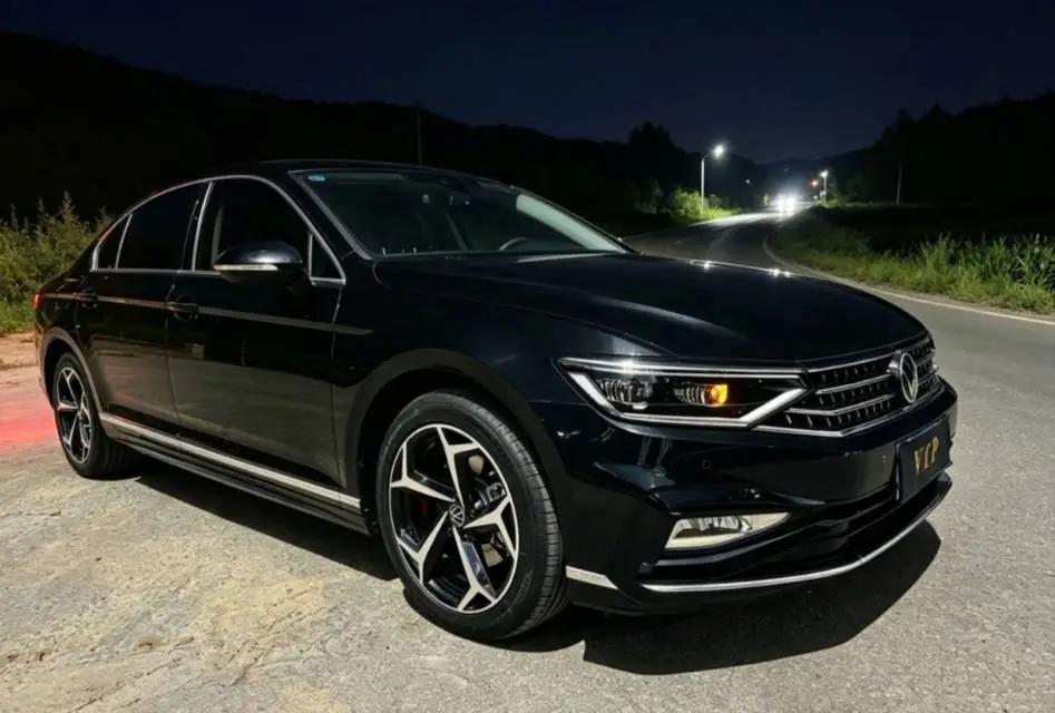 Volkswagen 2025 Magotan 2.0TSI 330TSI Zhongxiang Model Luxury Version (Restyled) Automatic 2