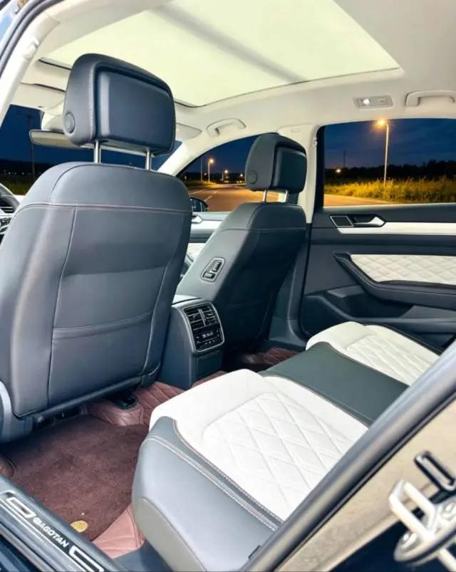 Volkswagen 2025 Magotan 2.0TSI 330TSI Zhongxiang Model Luxury Version (Restyled) Automatic 3