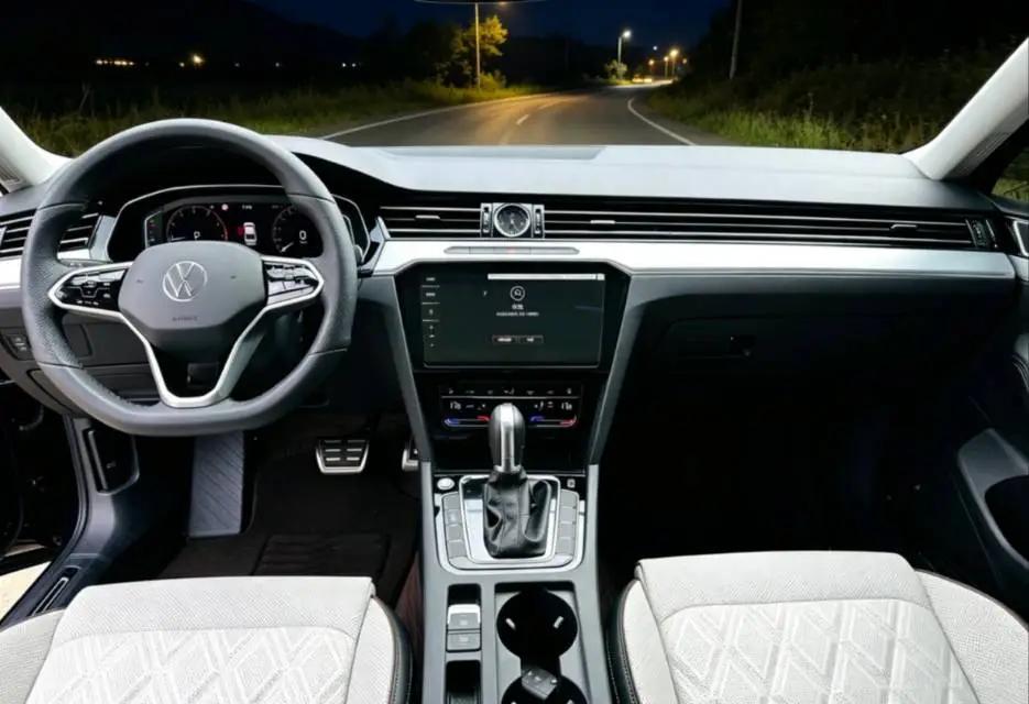 Volkswagen 2025 Magotan 2.0TSI 330TSI Zhongxiang Model Luxury Version (Restyled) Automatic 4