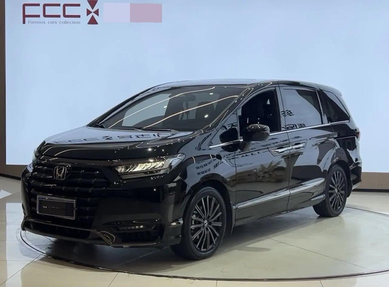 Open image lightbox: Honda 2024 Elysion e:HEV 2.0 CVT Luxury Edition Automatic
