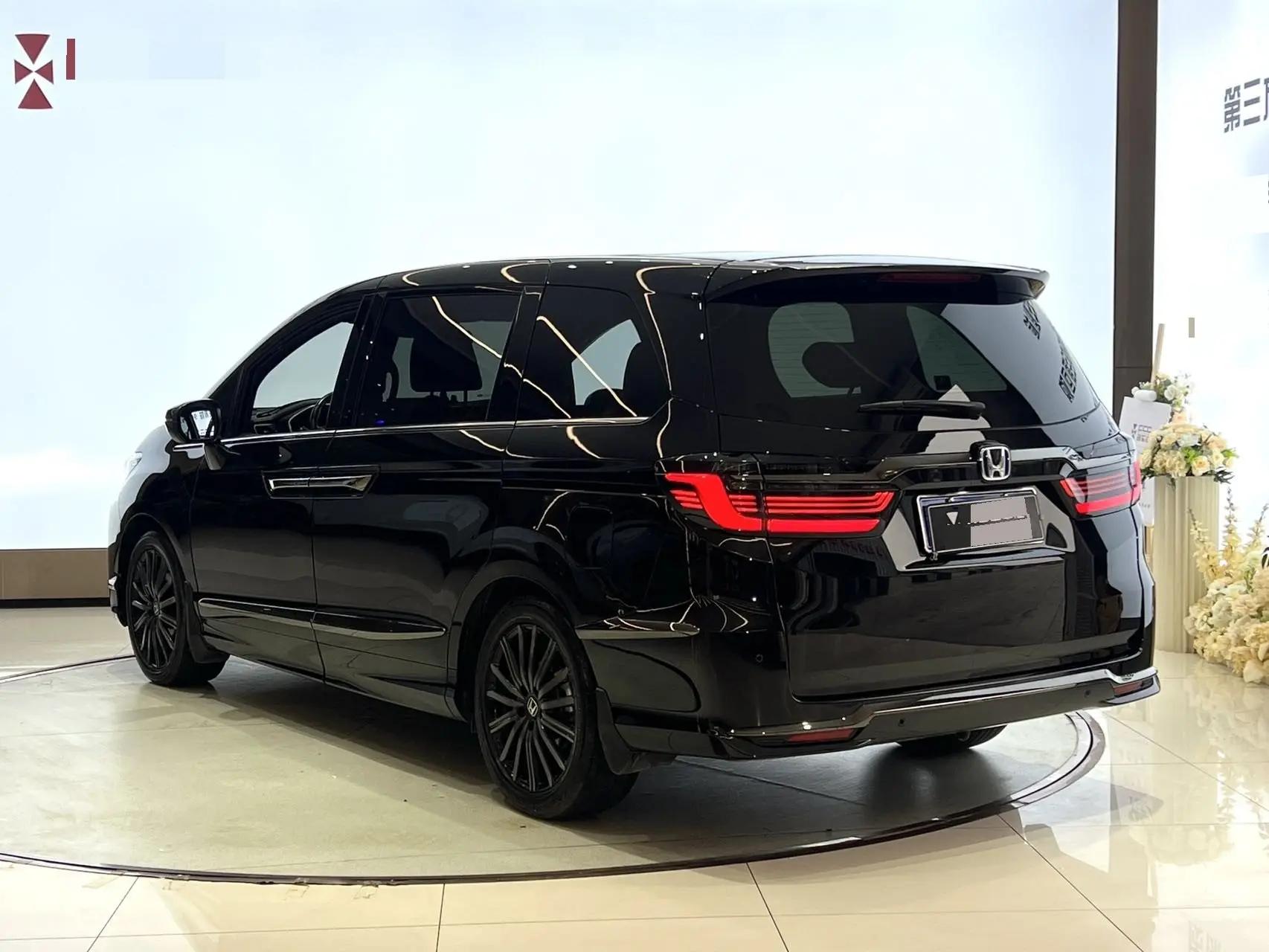 Honda 2024 Elysion e:HEV 2.0 CVT Luxury Edition Automatic 4