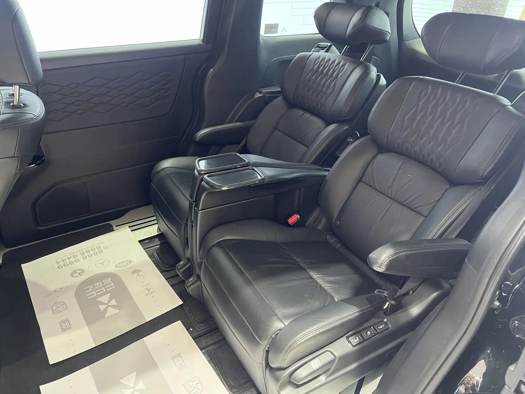 Honda 2024 Elysion e:HEV 2.0 CVT Luxury Edition Automatic 9