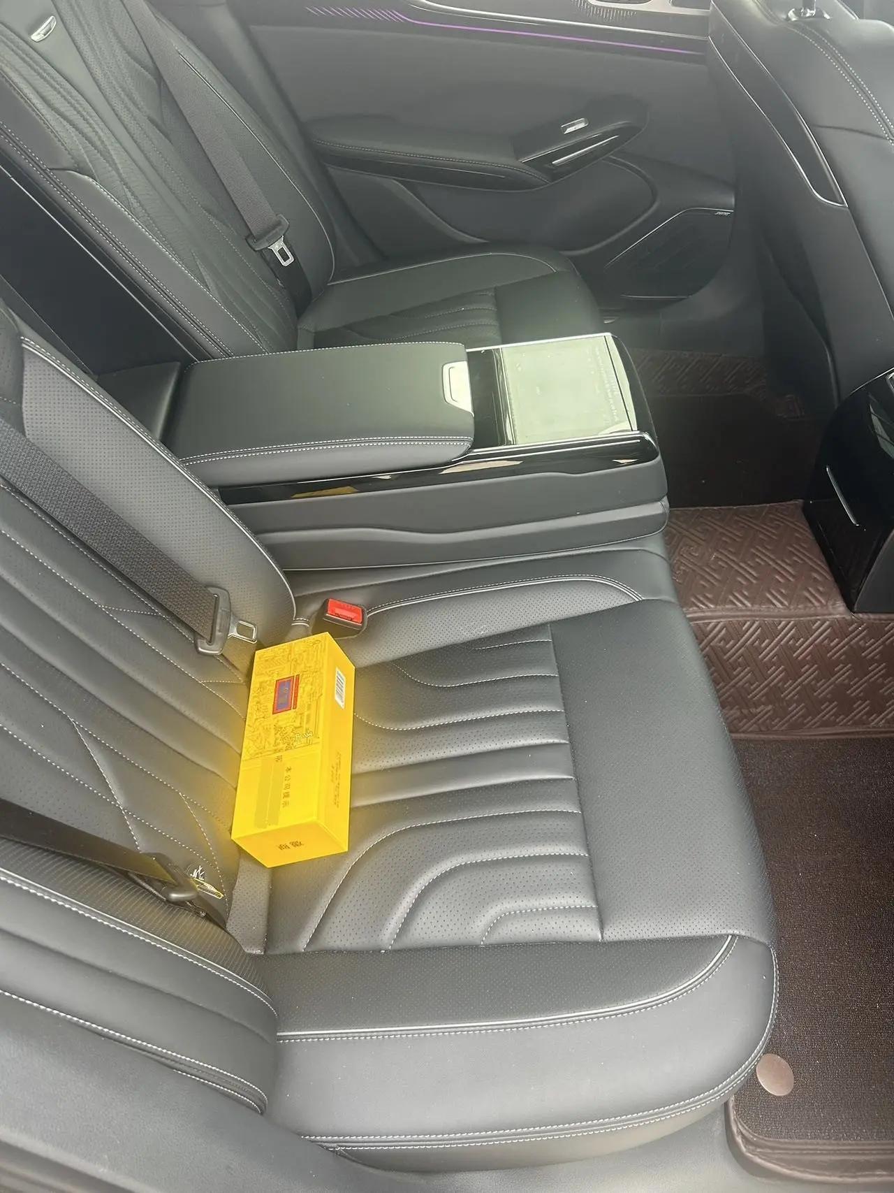 HongQi 2025 H9 48V 2.0T Two-Drive Flag Enjoy Deluxe Business Edition 5-seat Automatic Gear 8
