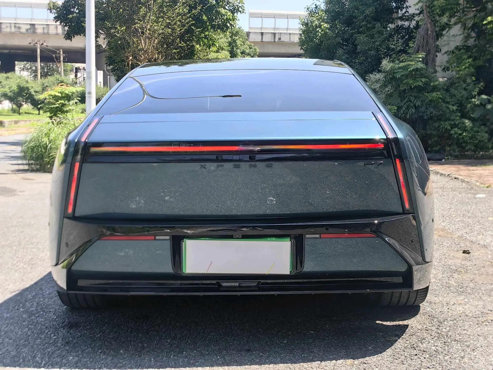 Xpeng 2025 P7 702km Long Range Version Automatic 3