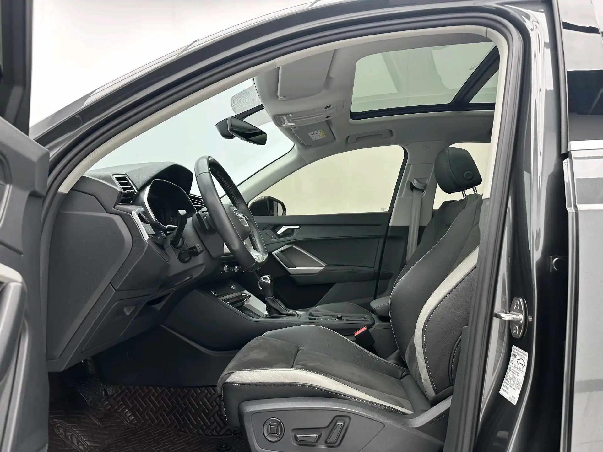 Audi 2023 Q3 1.4TFSI 35TFSI Stylish Dynamic Edition Automatic 5