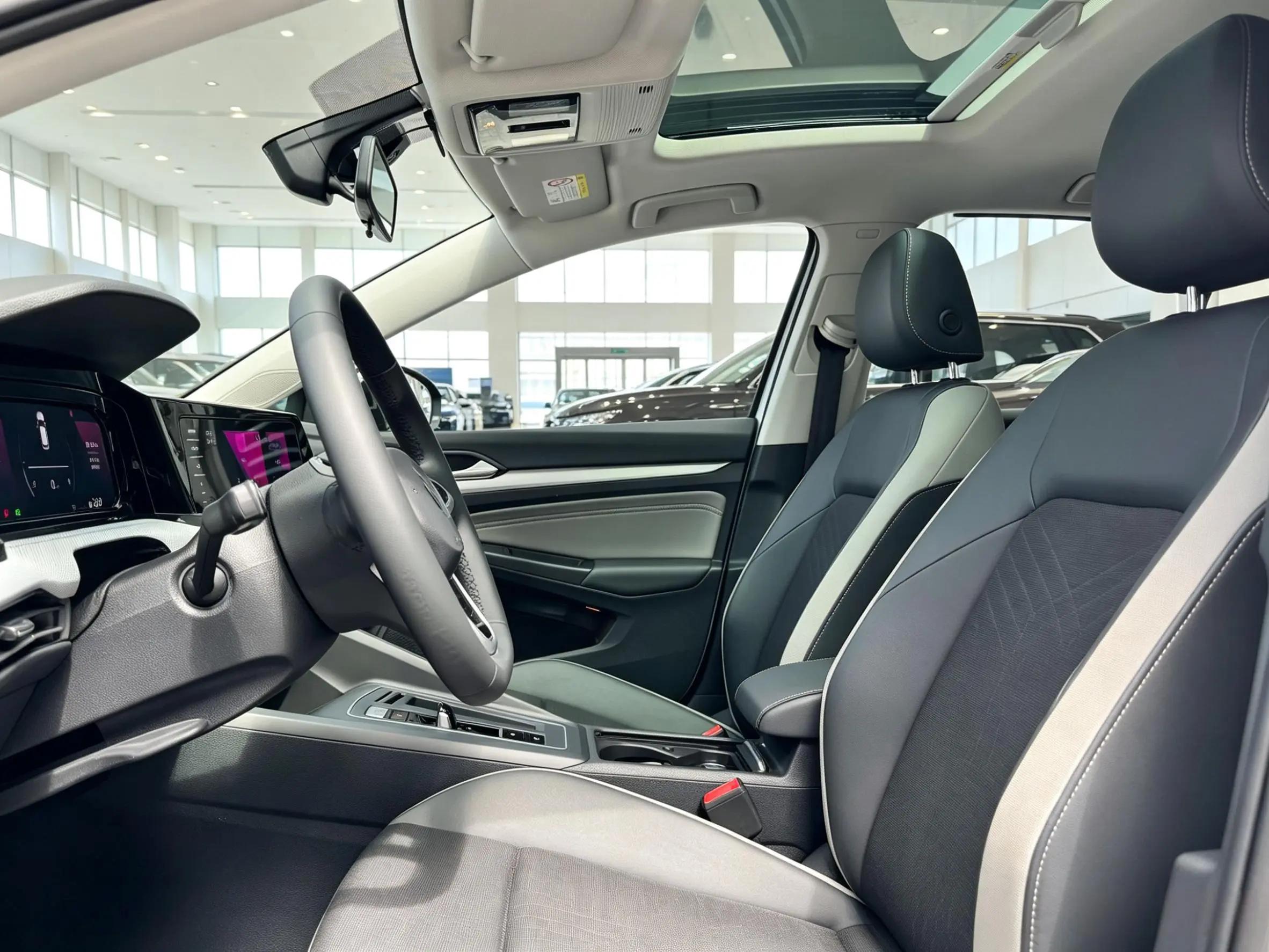 Golf 2021 280TSI DSG Pro First Edition 10