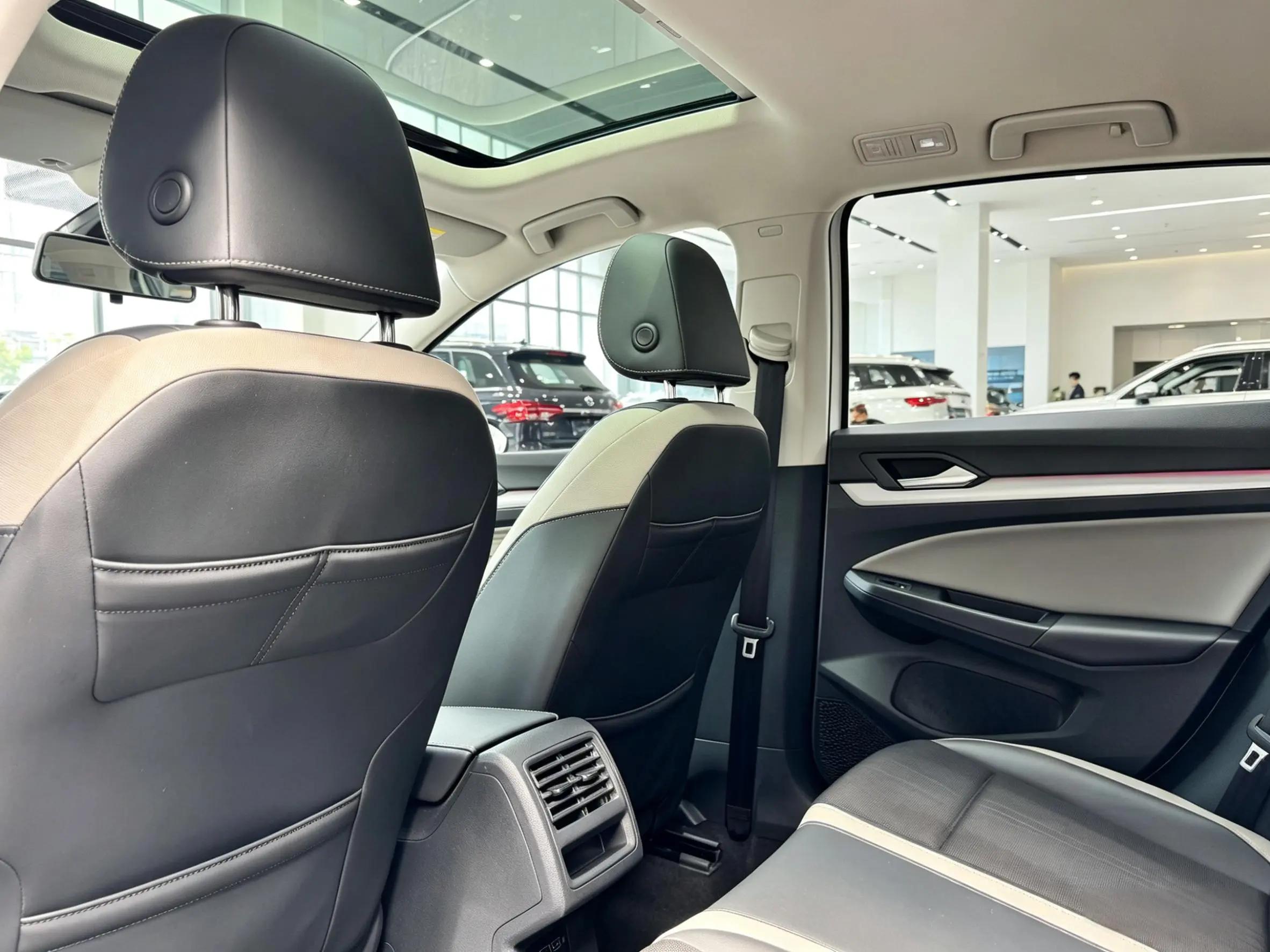 Golf 2021 280TSI DSG Pro First Edition 8