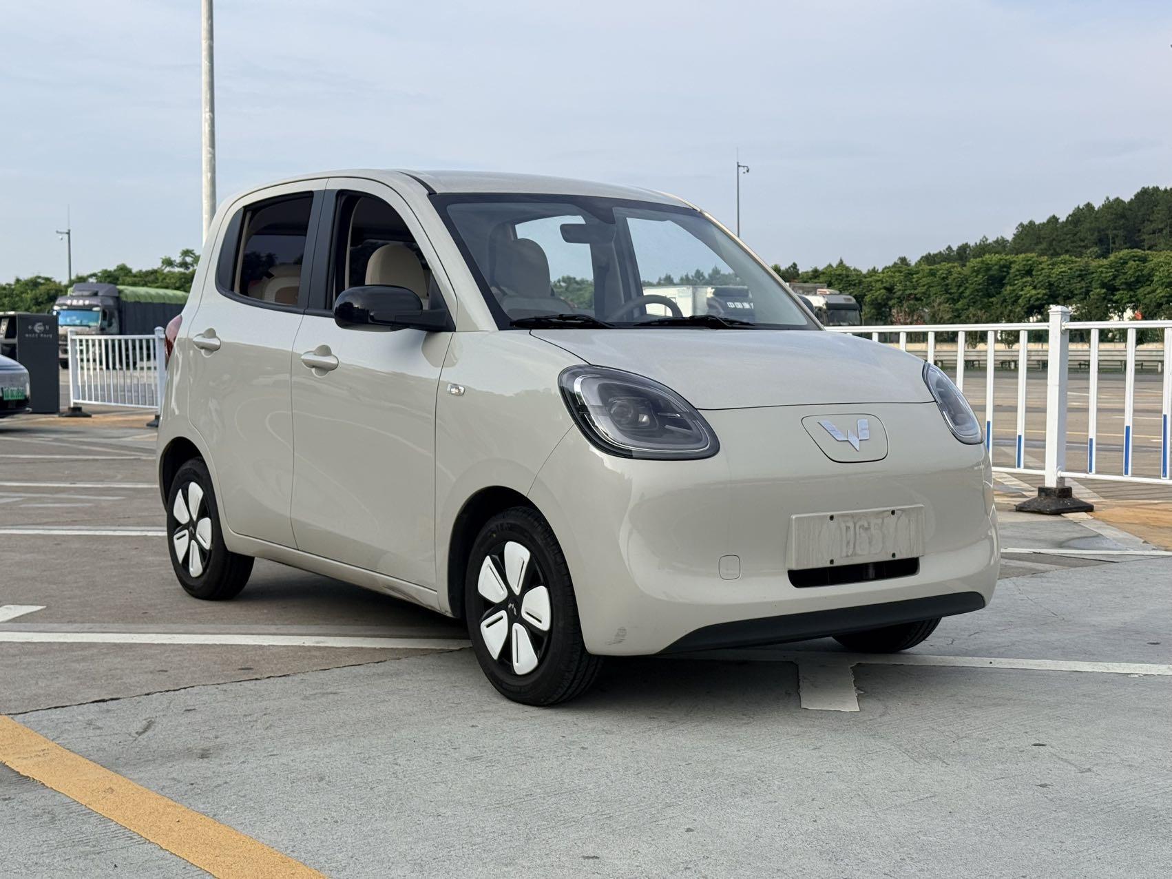 WuLing 2025 HongGuang MINI EV Four-Door Version Prestige Model Automatic 2