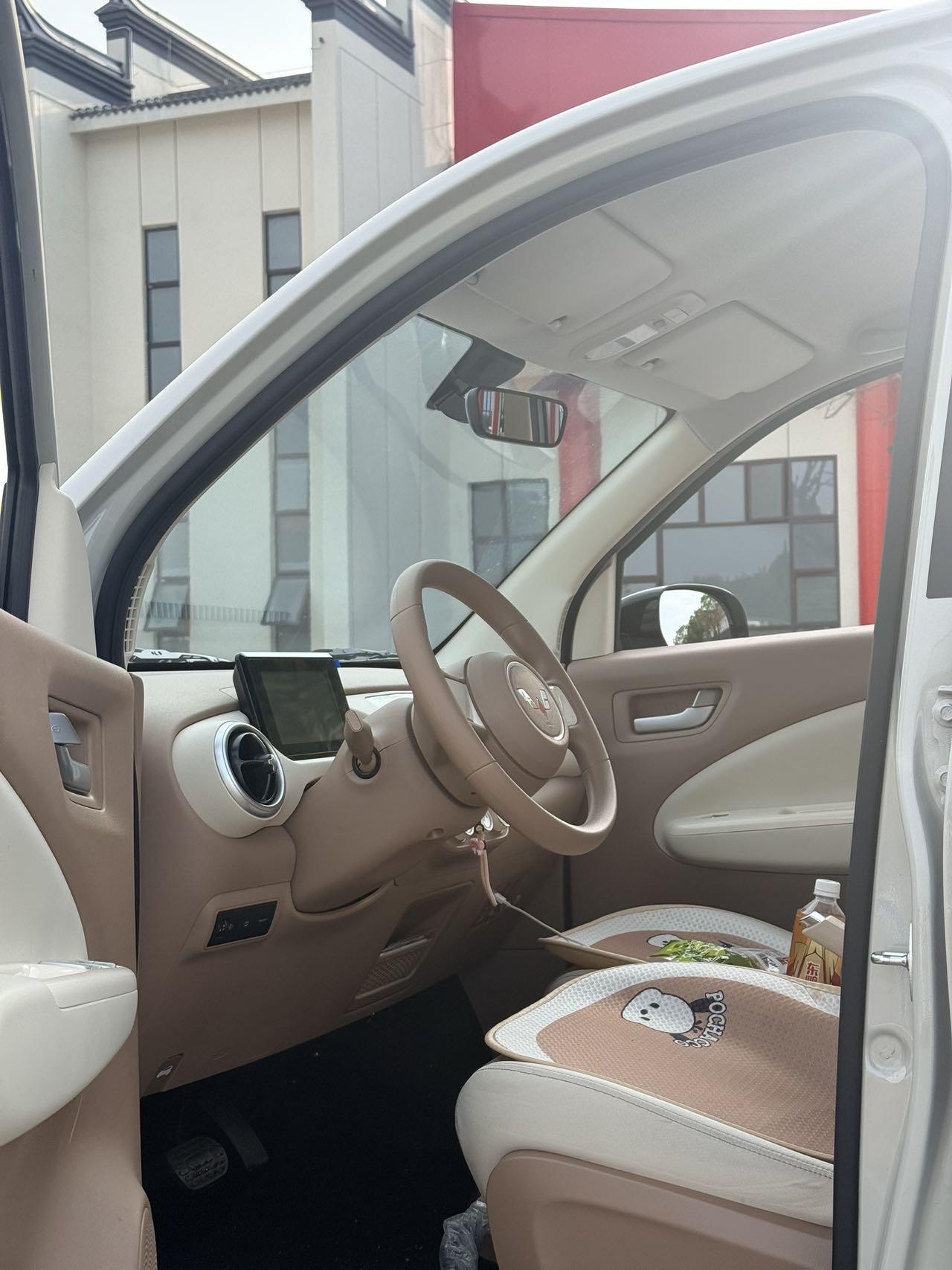WuLing 2025 HongGuang MINI EV Four-Door Version Prestige Model Automatic 4