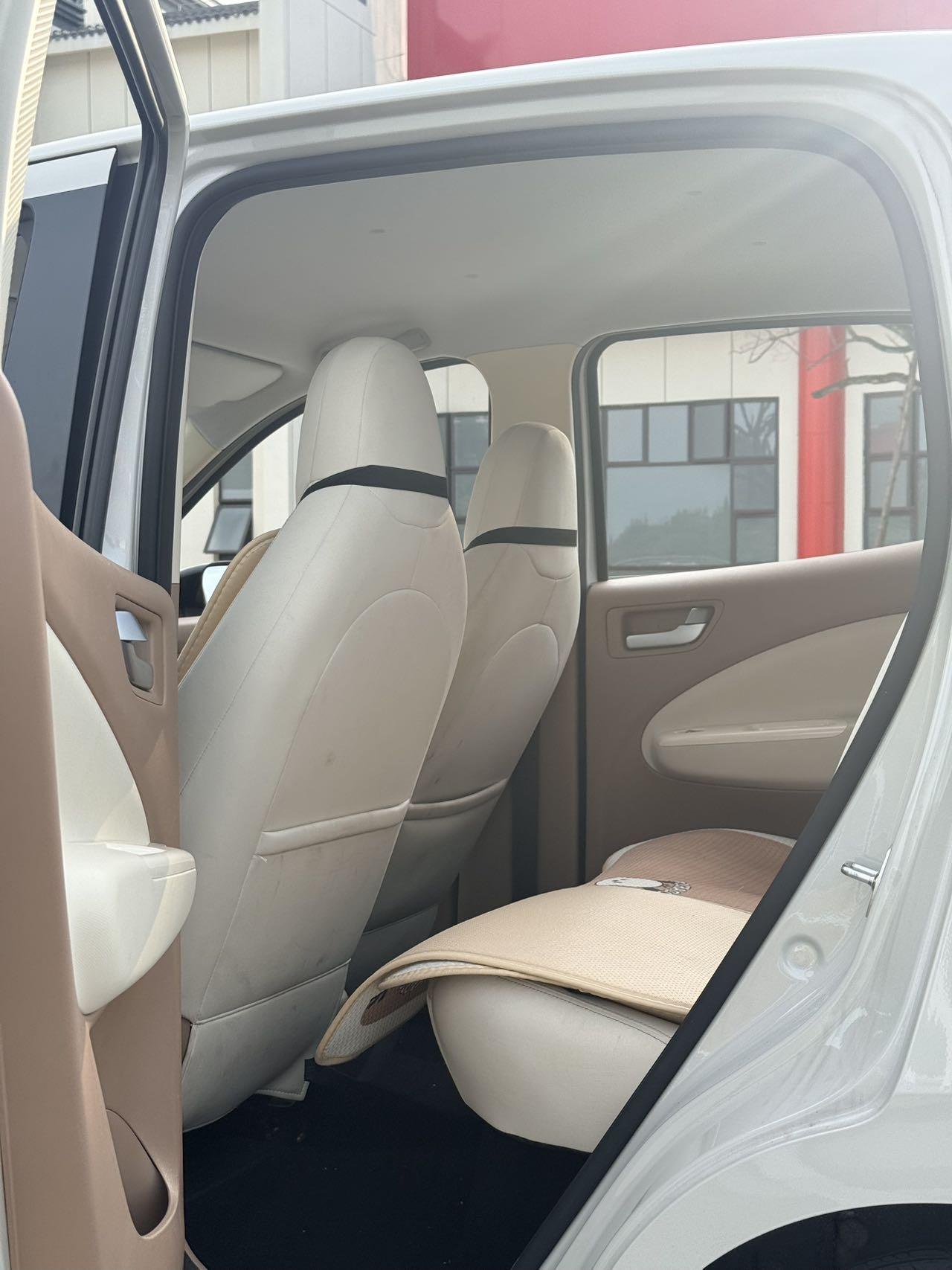 WuLing 2025 HongGuang MINI EV Four-Door Version Prestige Model Automatic 5