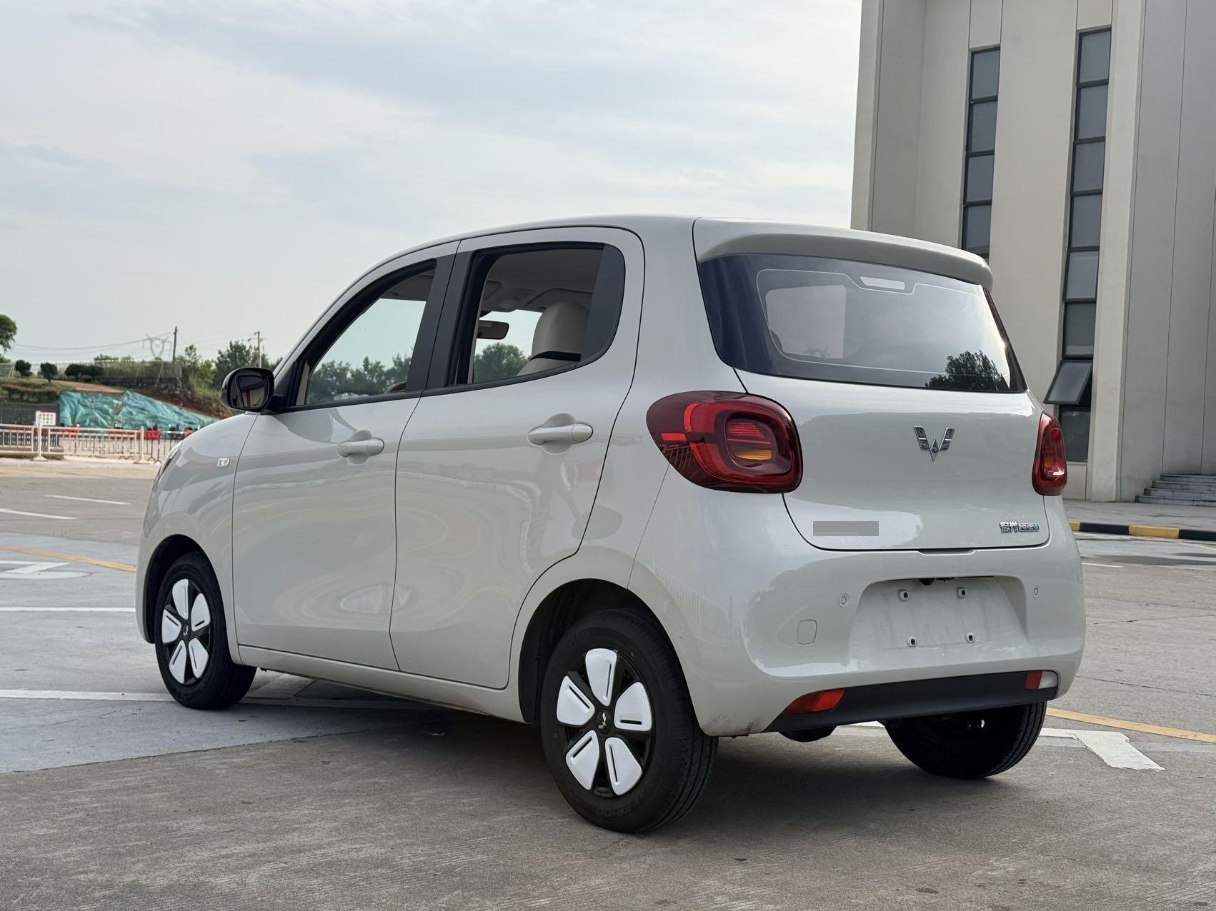 WuLing 2025 HongGuang MINI EV Four-Door Version Prestige Model Automatic 6