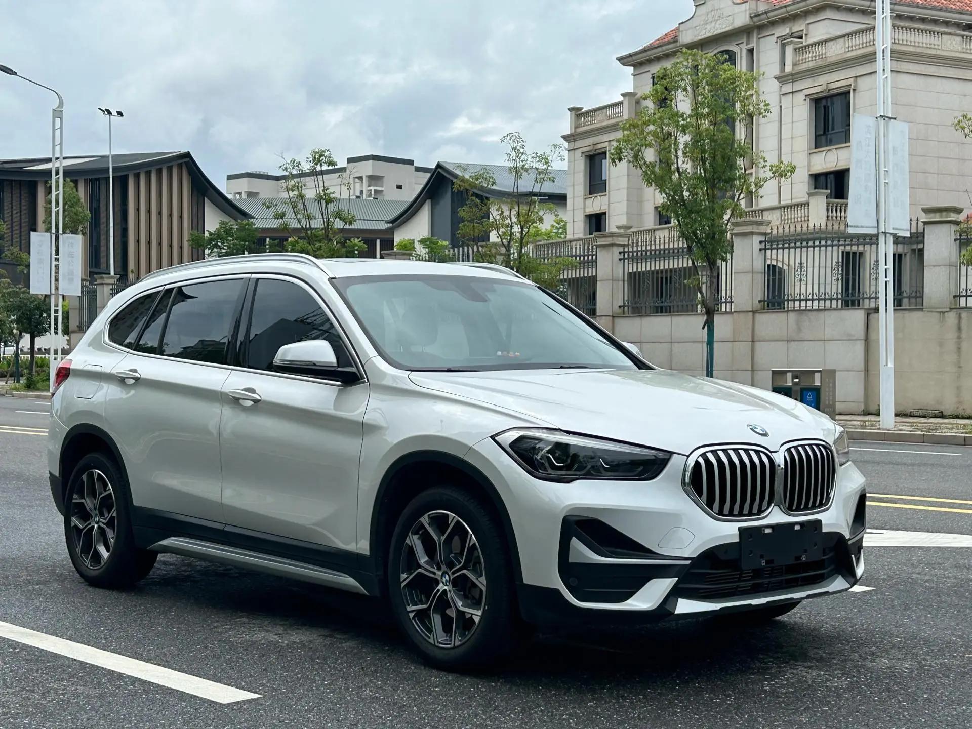 BMW X1 2022 sDrive20Li exclusive type 3