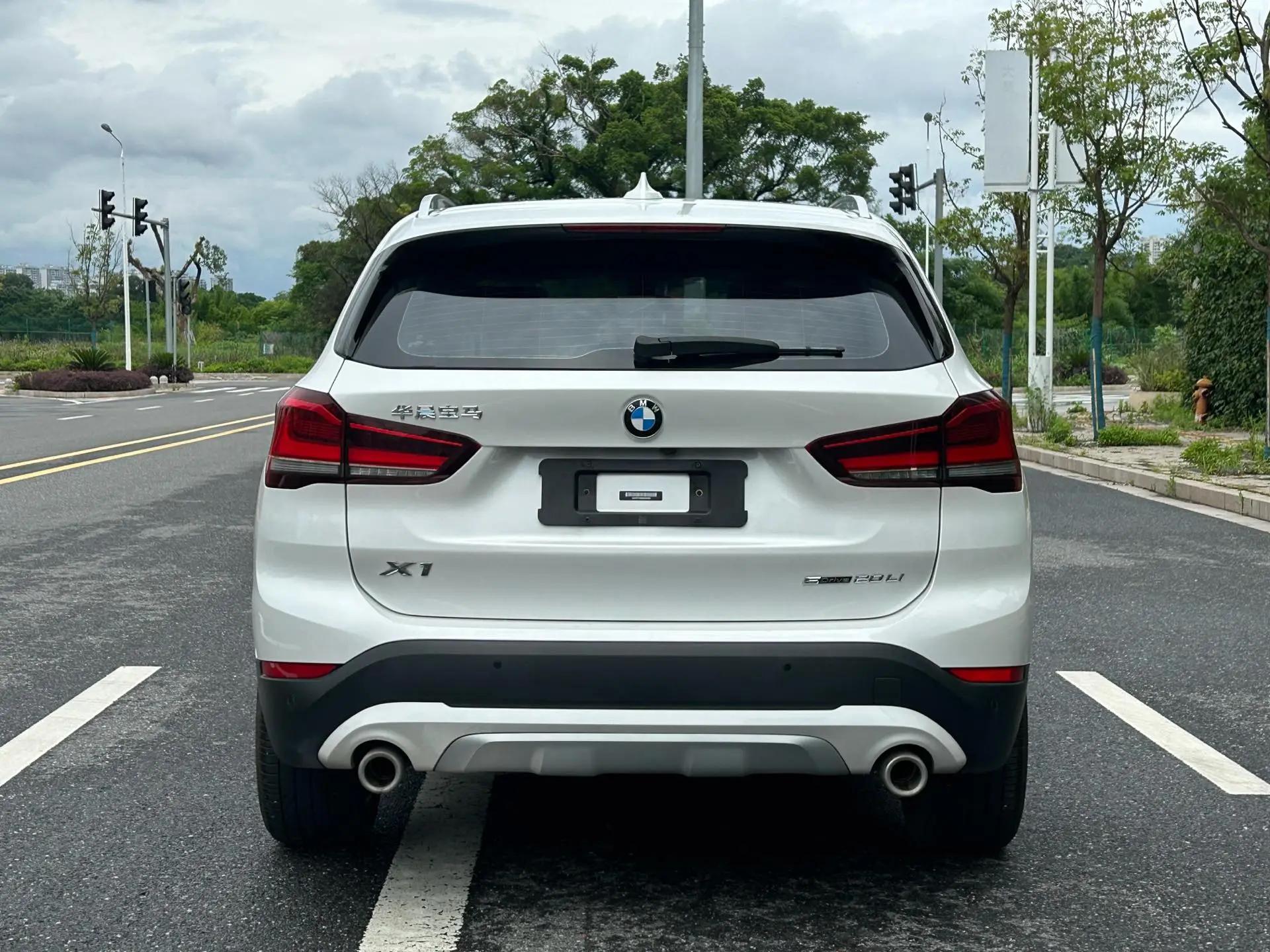 BMW X1 2022 sDrive20Li exclusive type 5