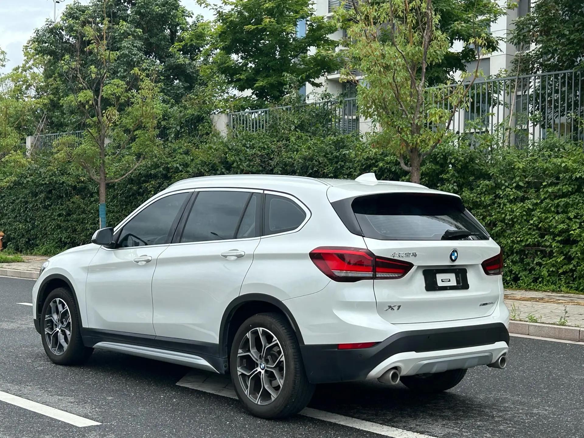 BMW X1 2022 sDrive20Li exclusive type 6