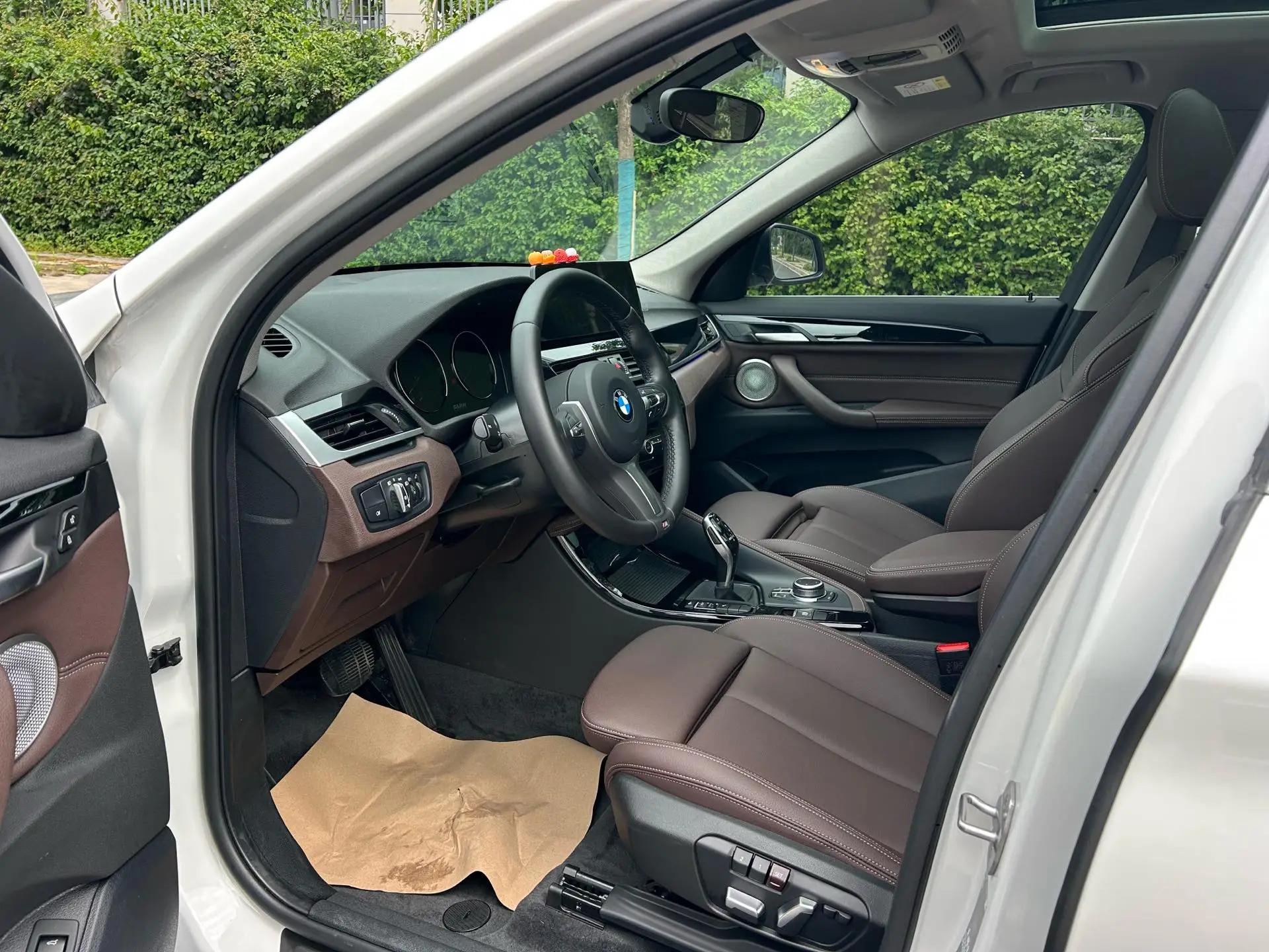 BMW X1 2022 sDrive20Li exclusive type 8