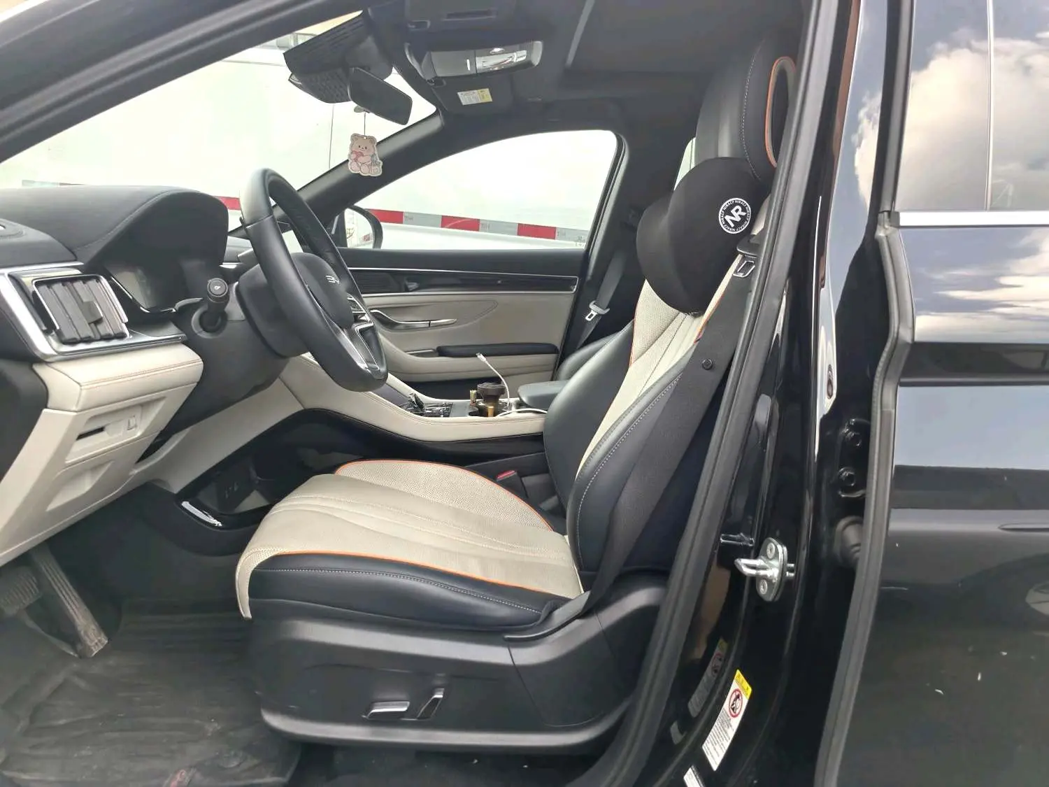 BYD 2023 Song PLUS DM-i 1.5 Stepless Champion Edition 110KM Flagship PLUS Automatic Gear 2