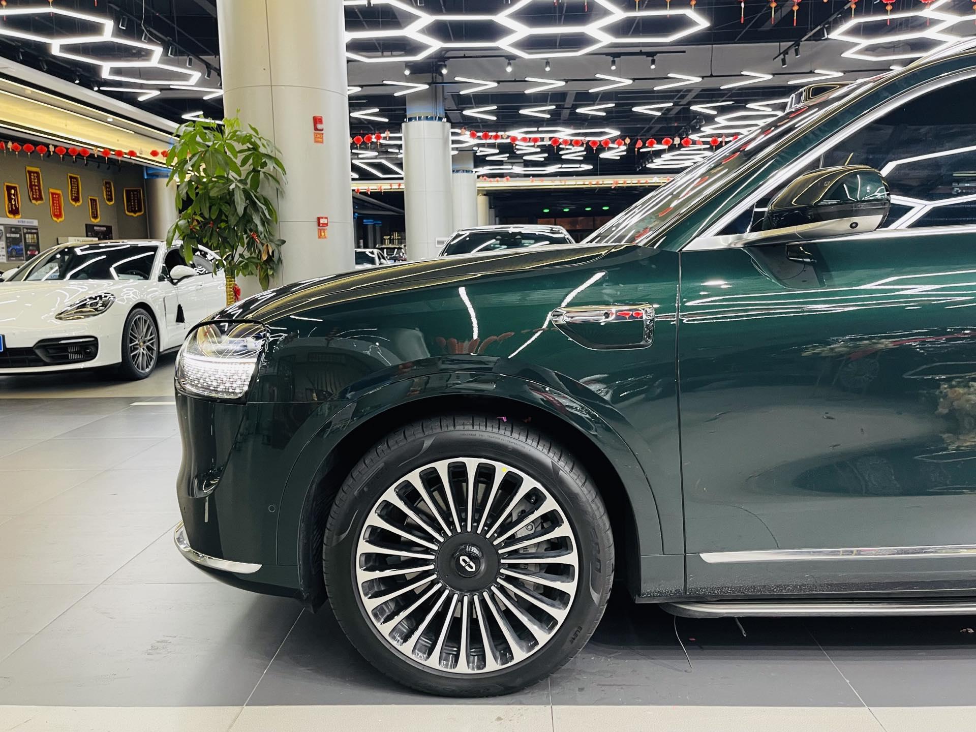AITO 2025 Model AITO M9 Range-Extended Ultra Version 52kWh 5-Seater Automatic 12
