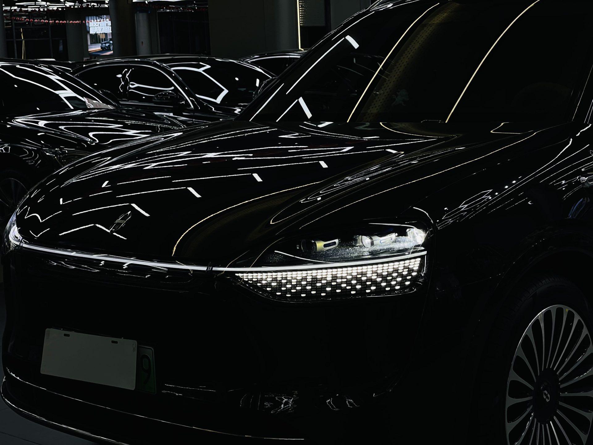AITO 2025 Model AITO M9 Range-Extended Ultra Version 52kWh 5-Seater Automatic 2