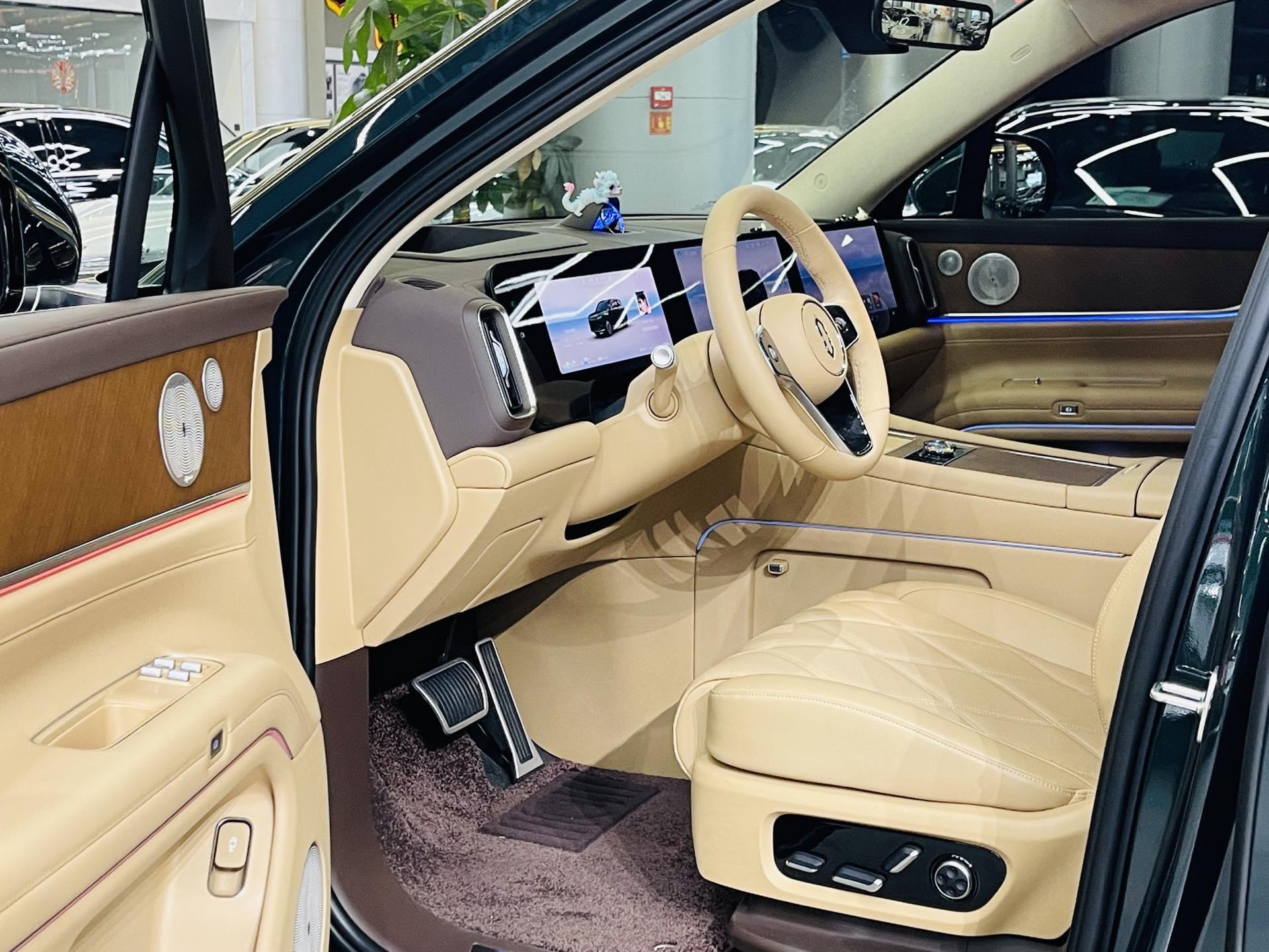 AITO 2025 Model AITO M9 Range-Extended Ultra Version 52kWh 5-Seater Automatic 6