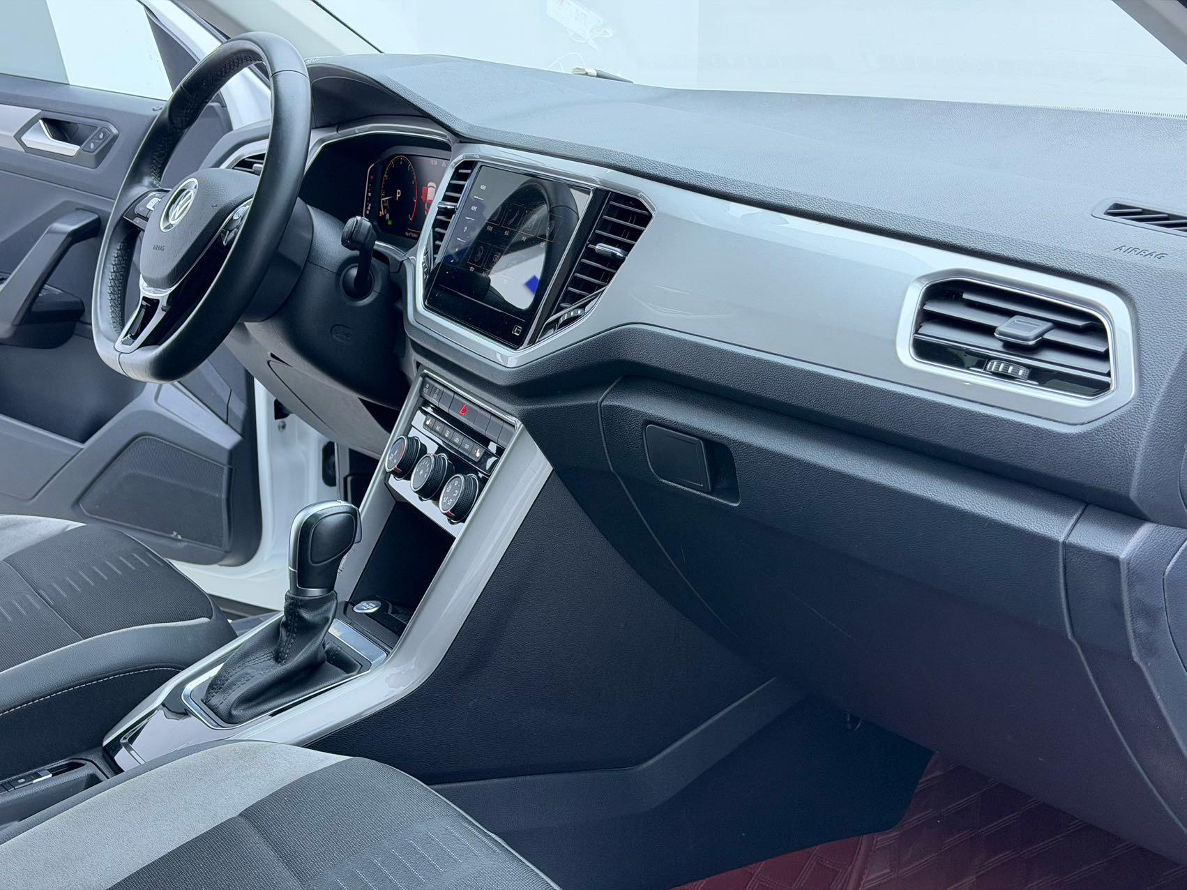 T-ROC Tange 2022 280TSI DSG Two-Drive Elite PLUS 9