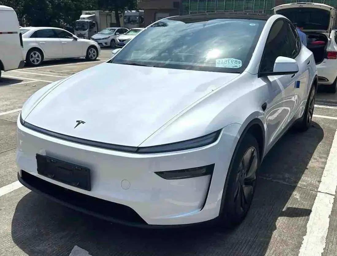 Tesla 2026 Model Y Rear-Wheel Drive Automatic